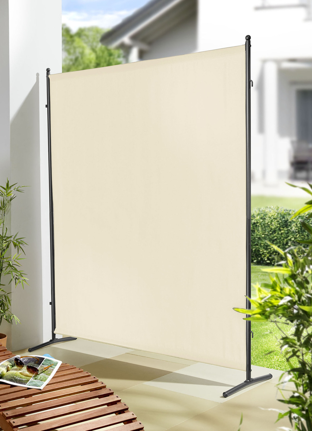Sicht- und Sonnenschutz mit pulverbeschichtetem Stahlrohrgestell