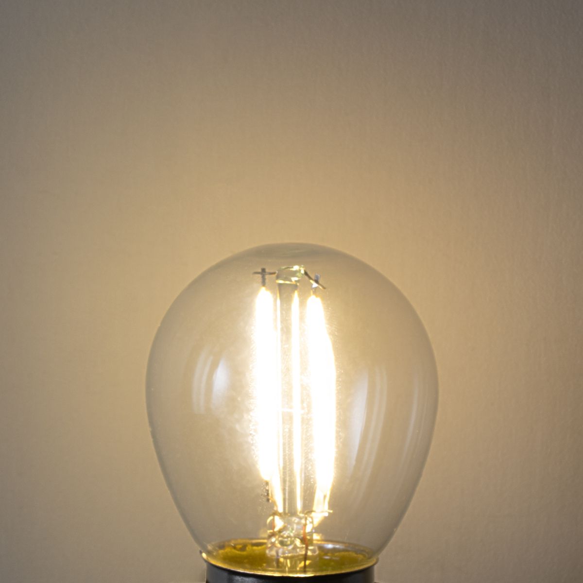E27 dimbare LED lamp P45 helder glas 3W 250 lm 3000K