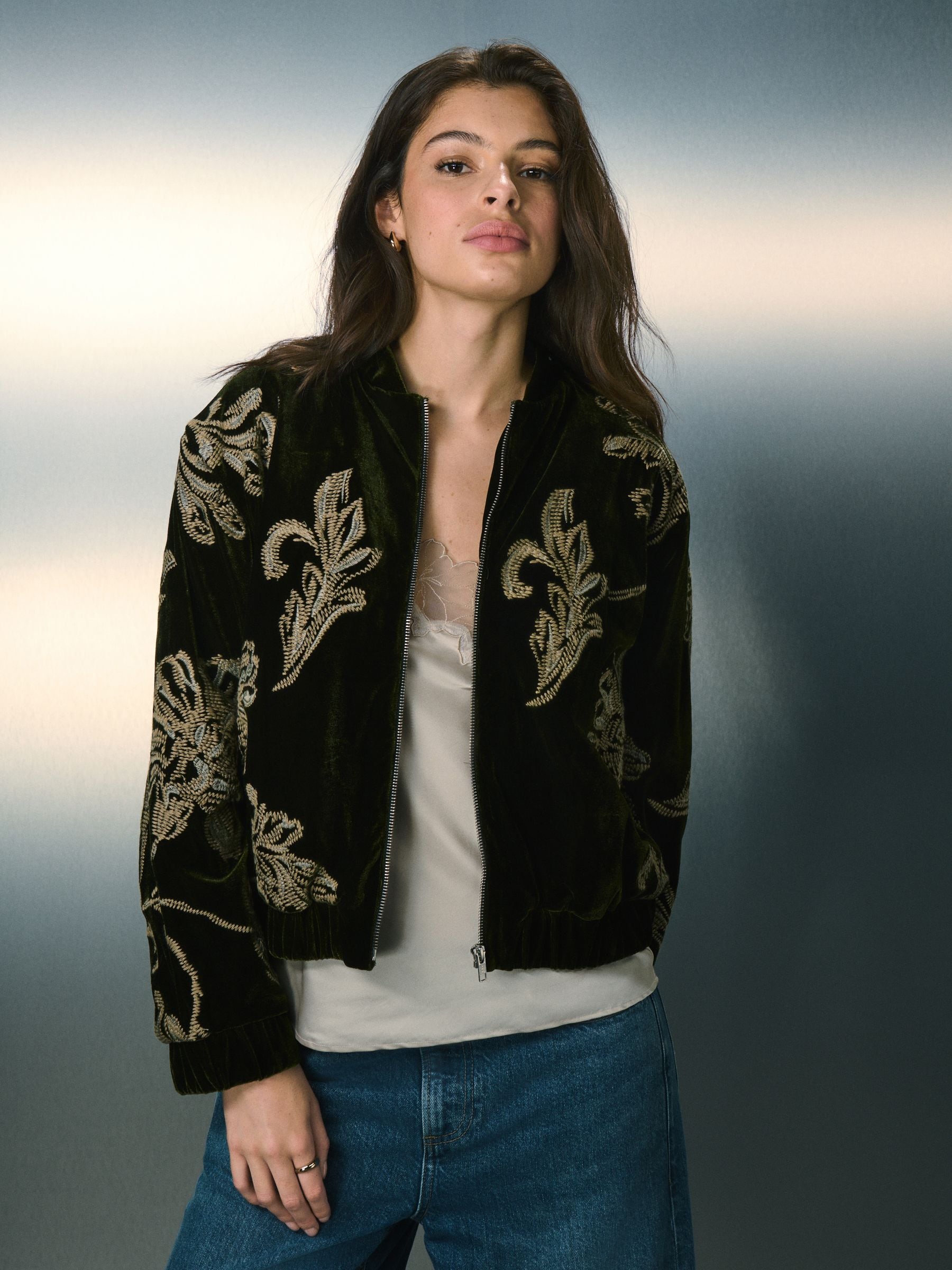 Groen - Embroidered Velvet Jacket