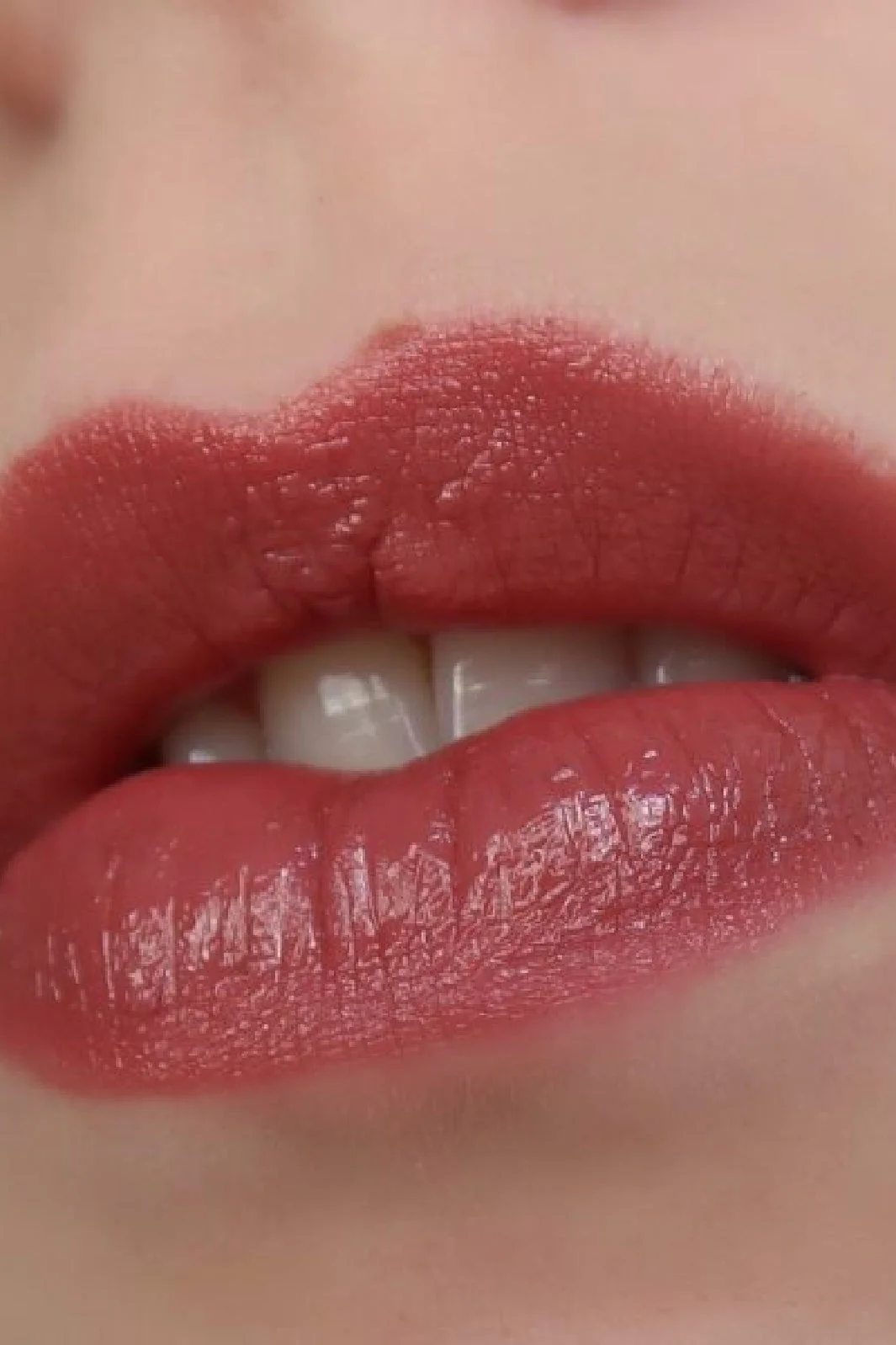 Sandstone Intense Care Lipstick 46 naked lips