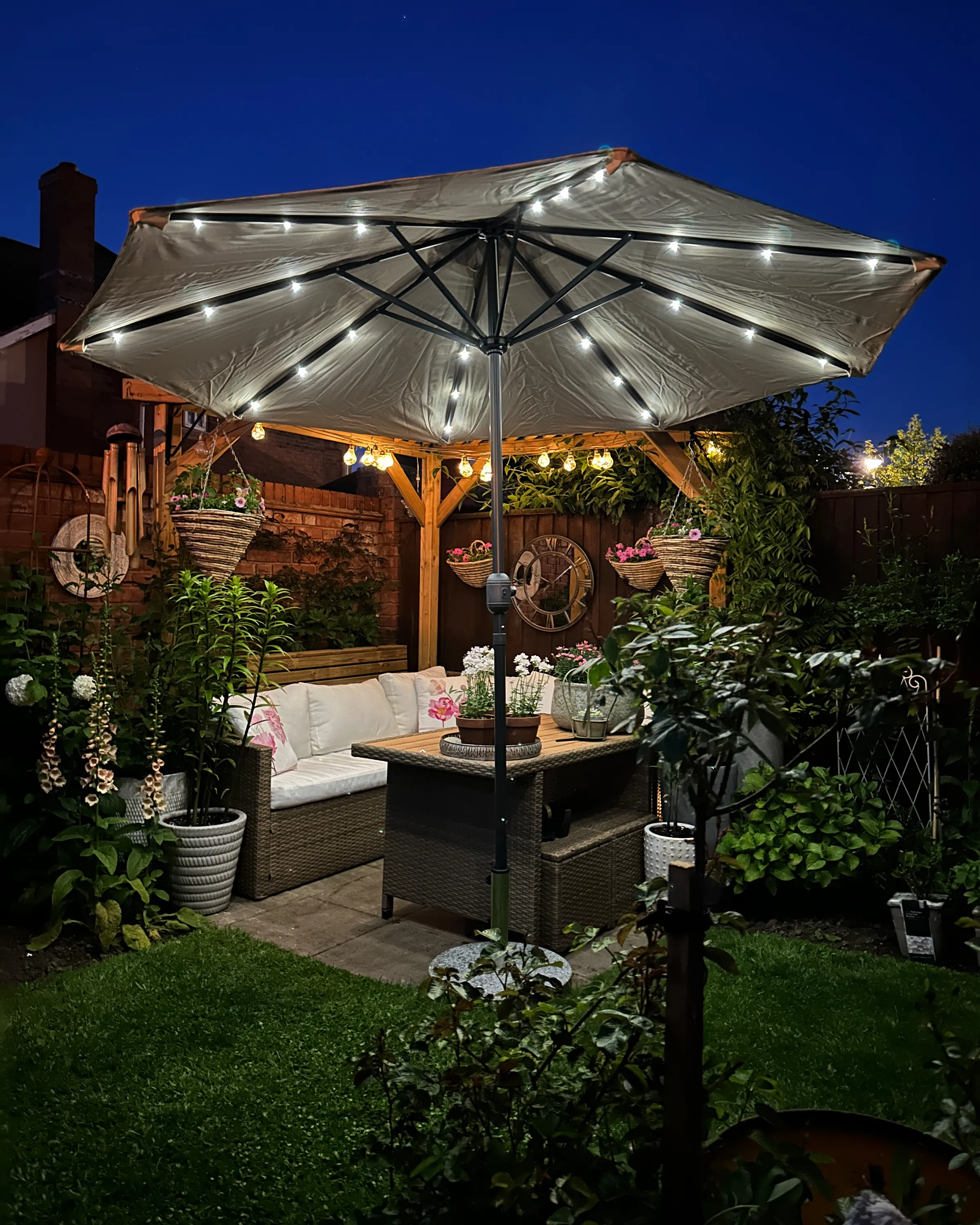 Loungeset met tafel en ottomaan 5-zits BARDI met kussens PE rotan Bruin