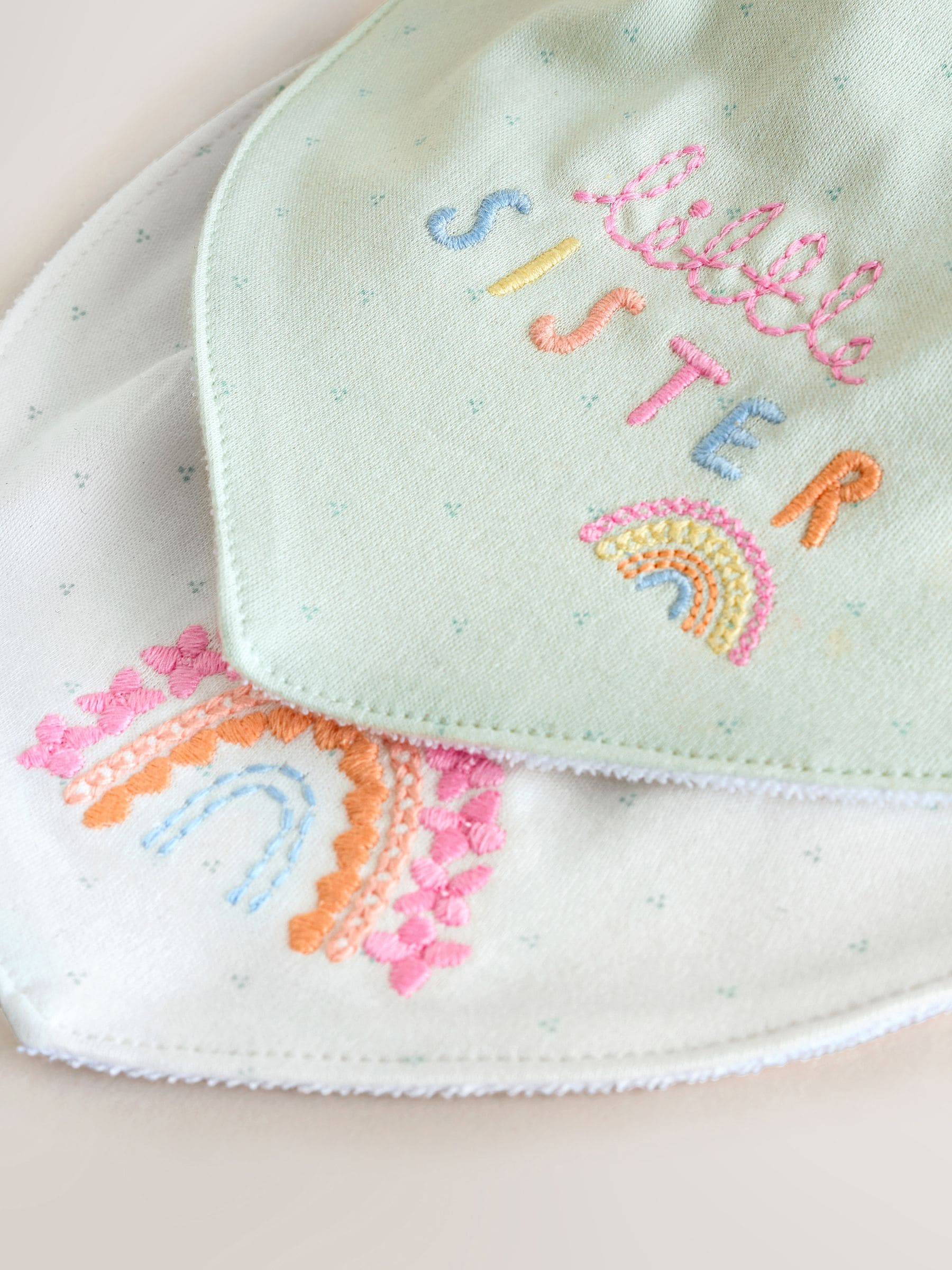 Saliegroene zus - 2 Babyslabbetjes Family