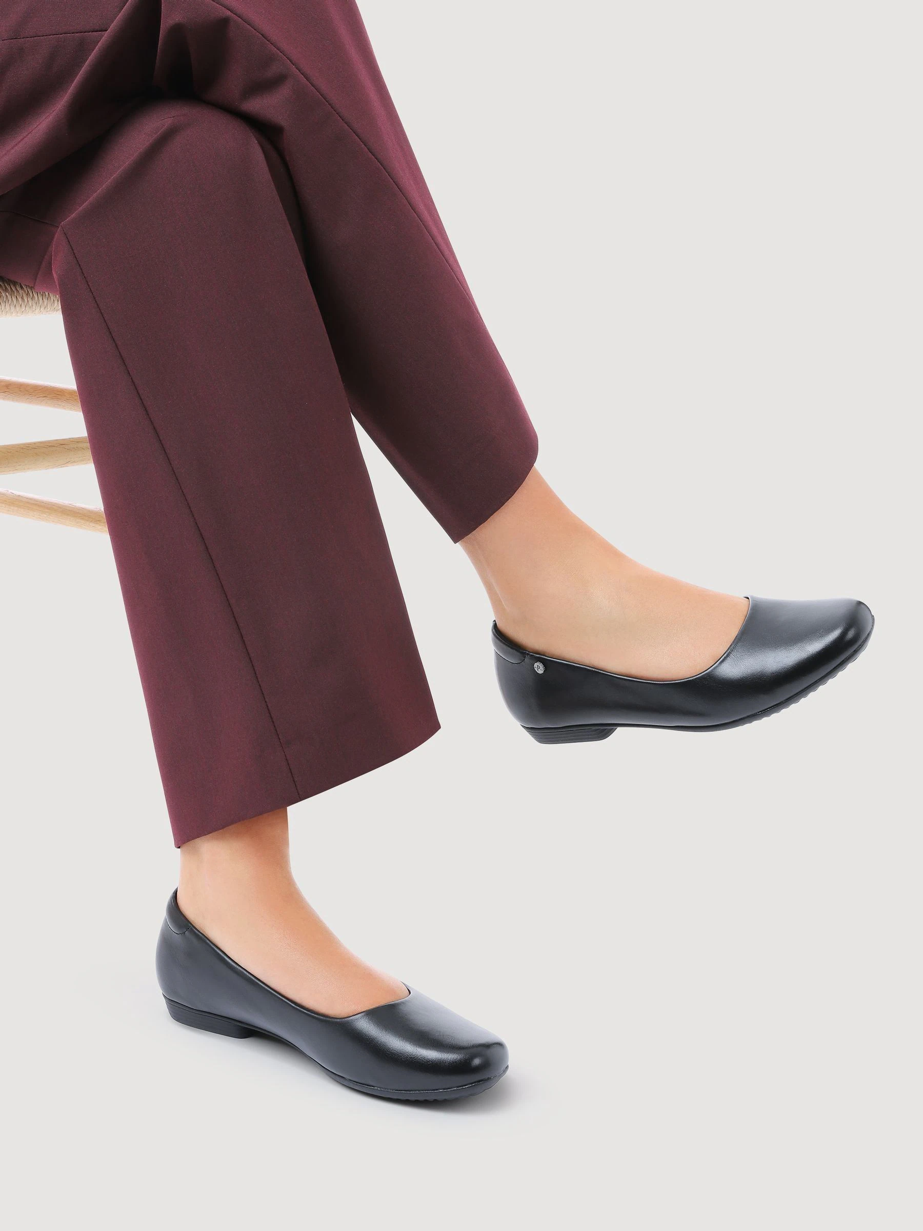 Pavers - Zwarte ballerina's met spitse neus