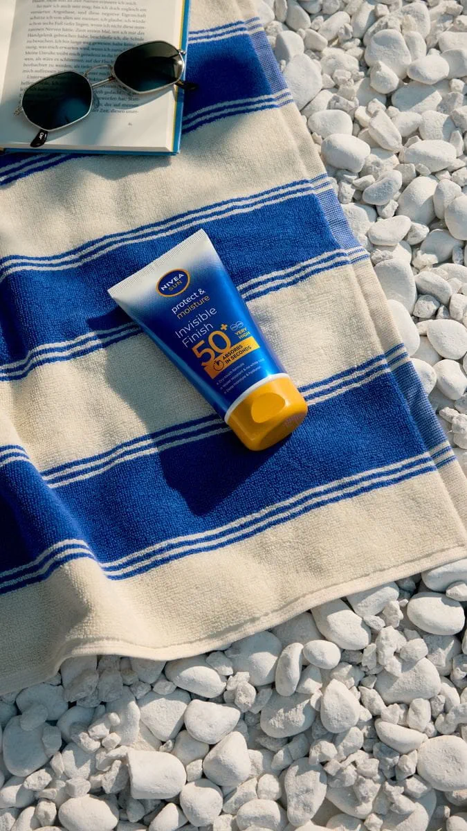 PROTECT & HYDRATE INVISIBLE FINISH ULTRA LÉGER FPS 50