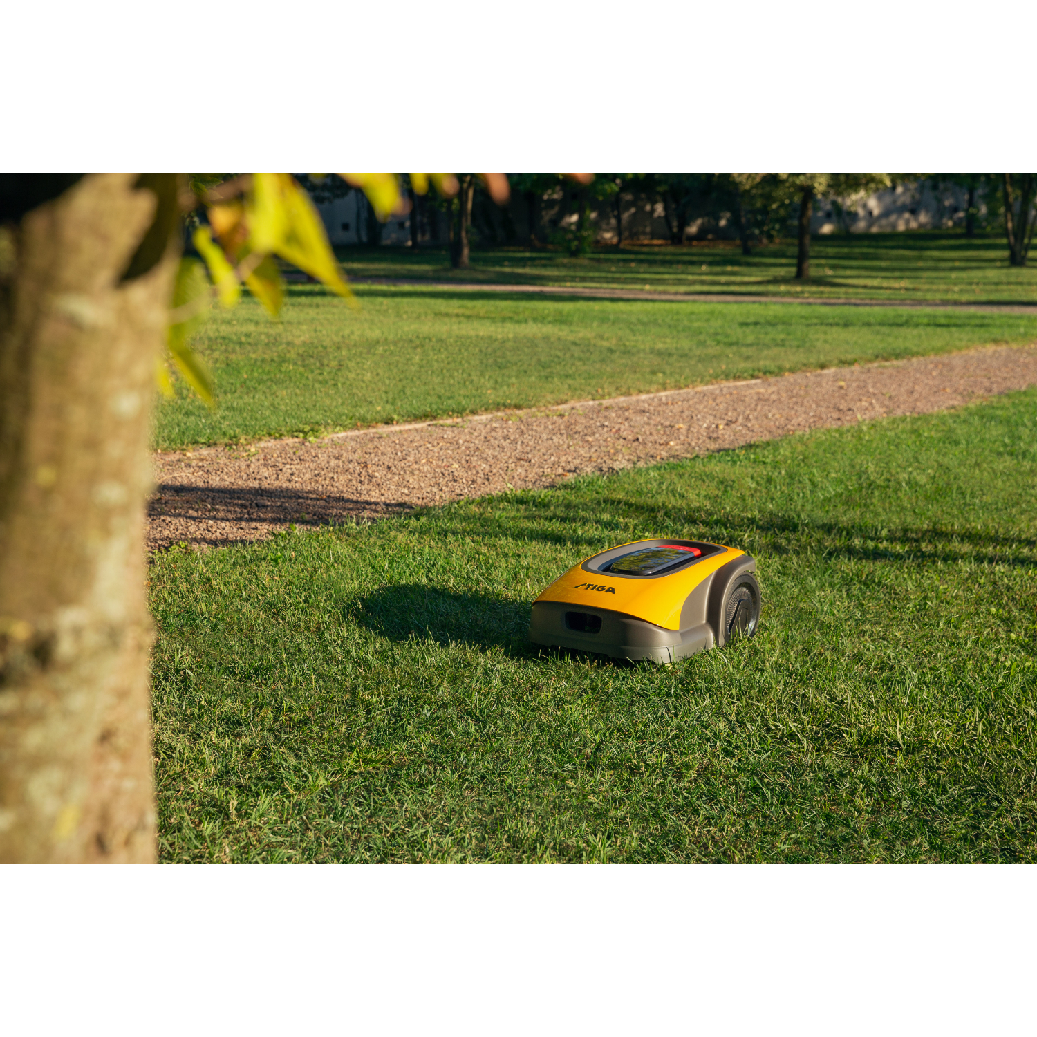 Stiga A 1000 Robotmaaier - 1000m² - 18cm inclusief gratis garage