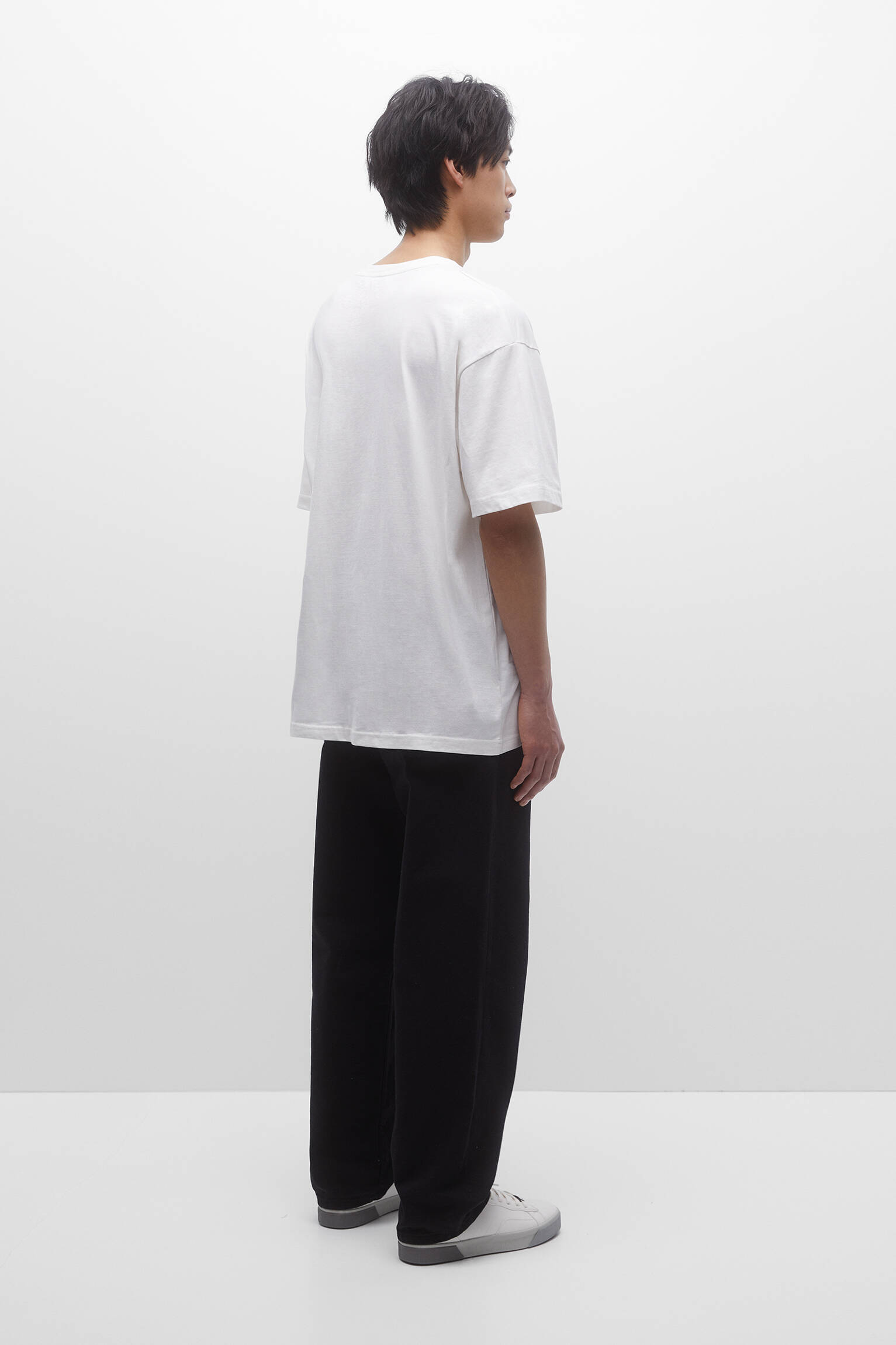 CAMISETA DE MANGA CURTA COM TEXTO - BRANCA SUJA