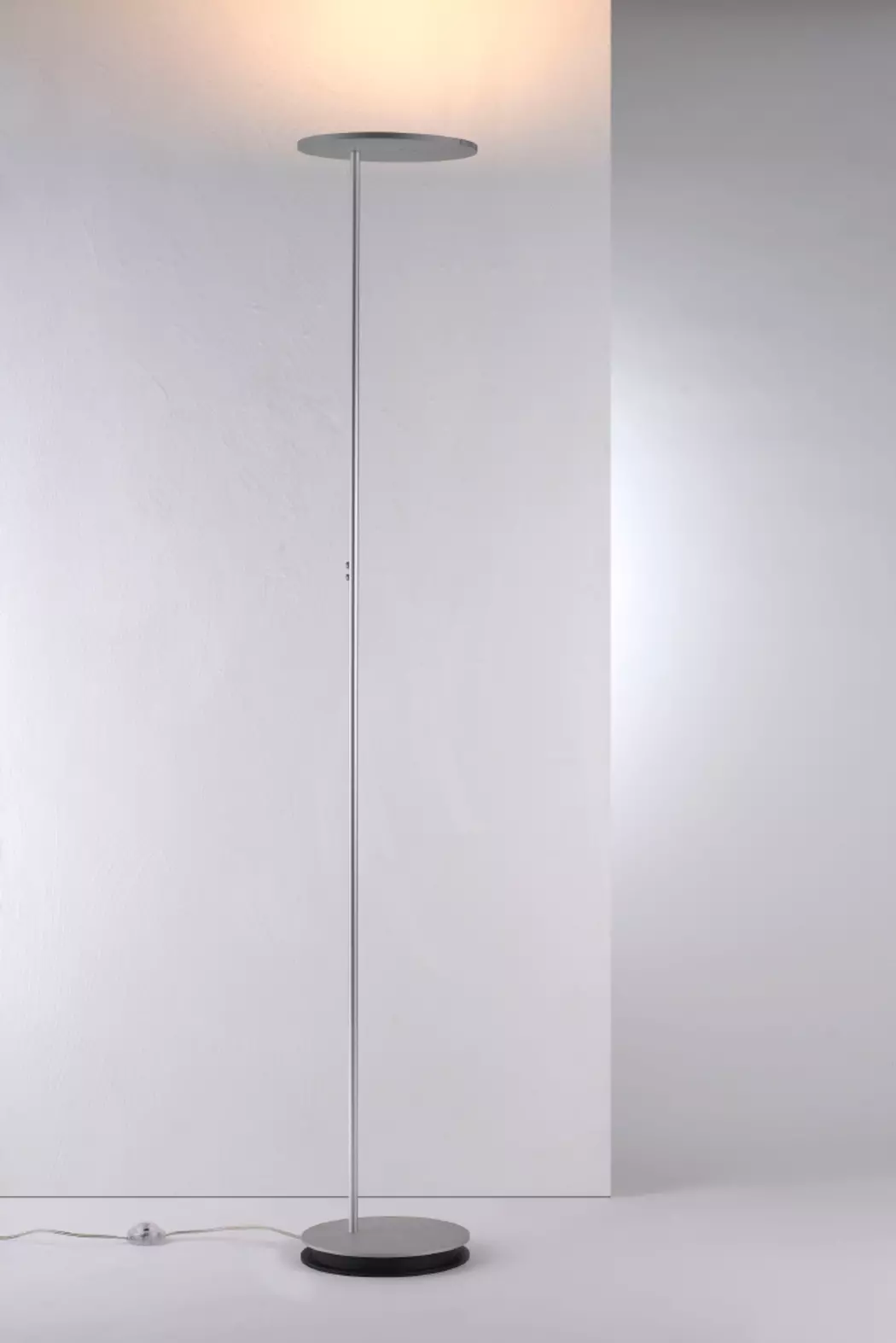 LED-Stehlampe Share