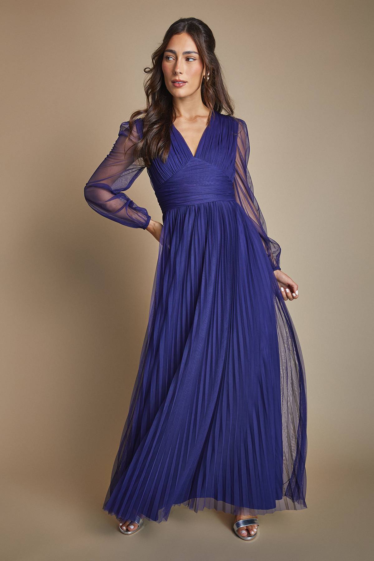Oasis Robe Longue De Demoiselle D'honneur En Tulle Avec Col En V Et Manches Volumineuses