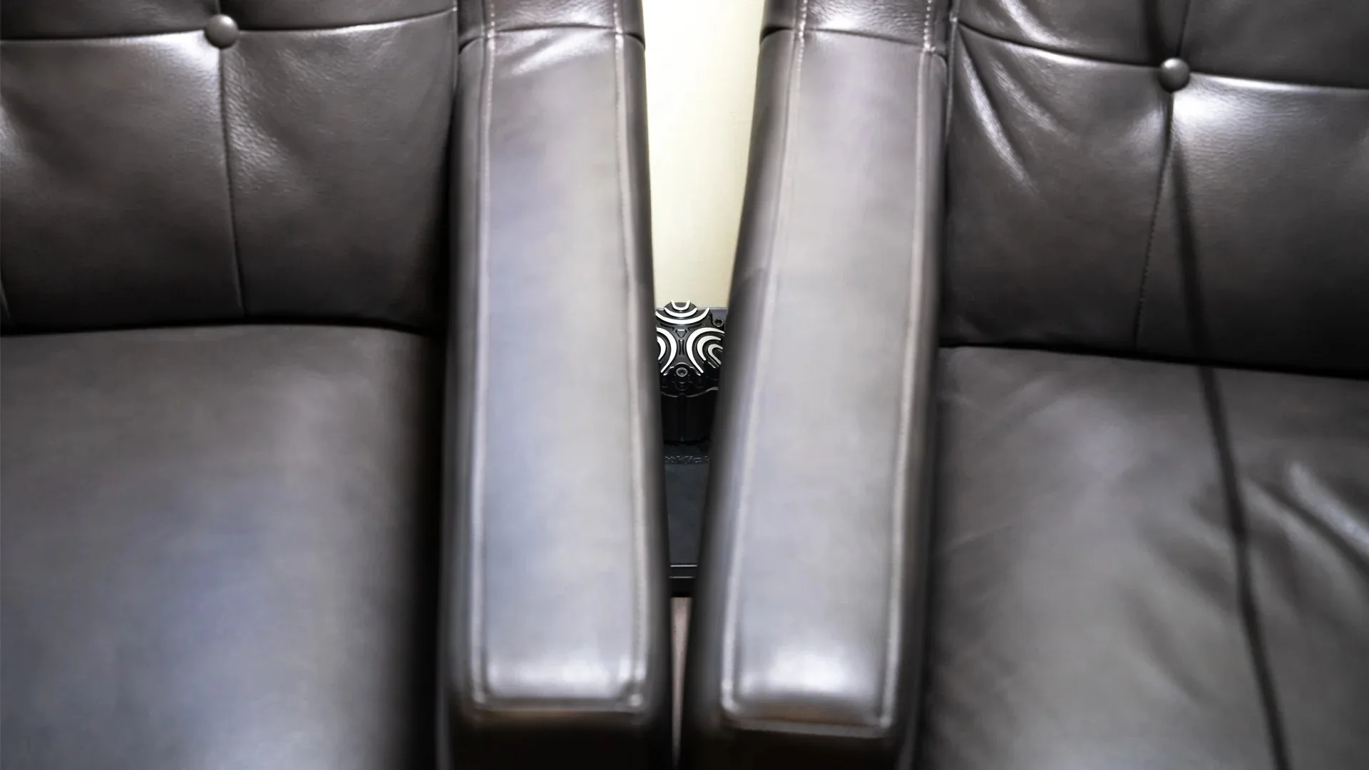 ButtKicker Wireless Couch Kit Caissons et vibreurs