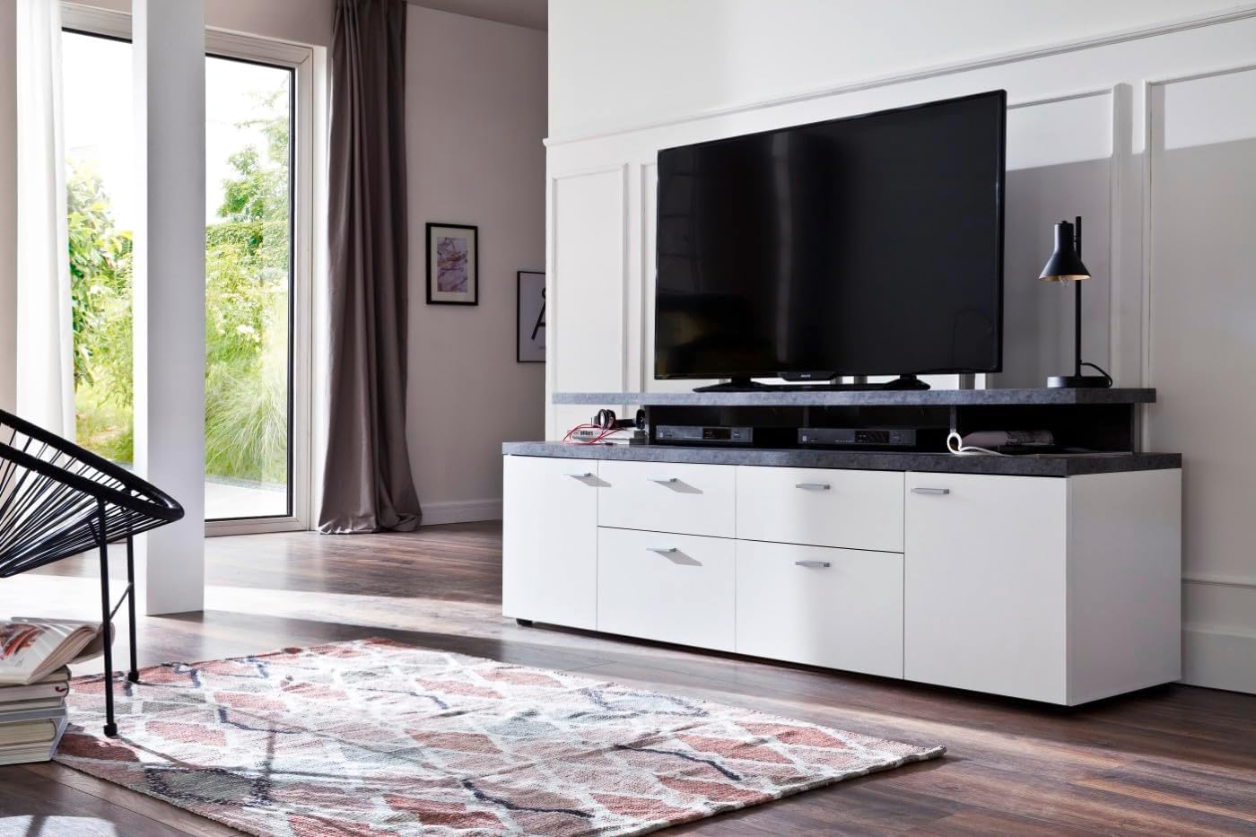 trendteam smart living - Mood - TV-Schrank - Weiß/Grau - TV-Lowboard mit 2 Türen, 2 Schubladen und 2 Klappen - (BxHxT) 180 x 66 x 47 cm - Kabeldurchführung