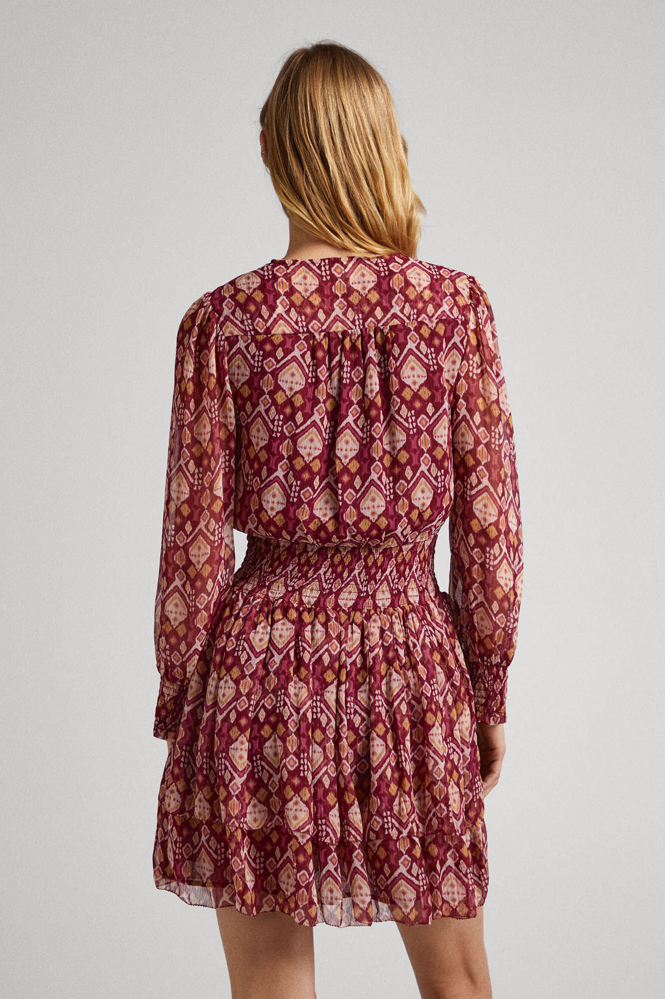 Vestido ornamental de chiffon