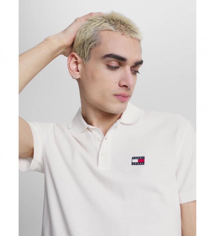 Polo Tommy Jeans Classic Fit com detalhe branco