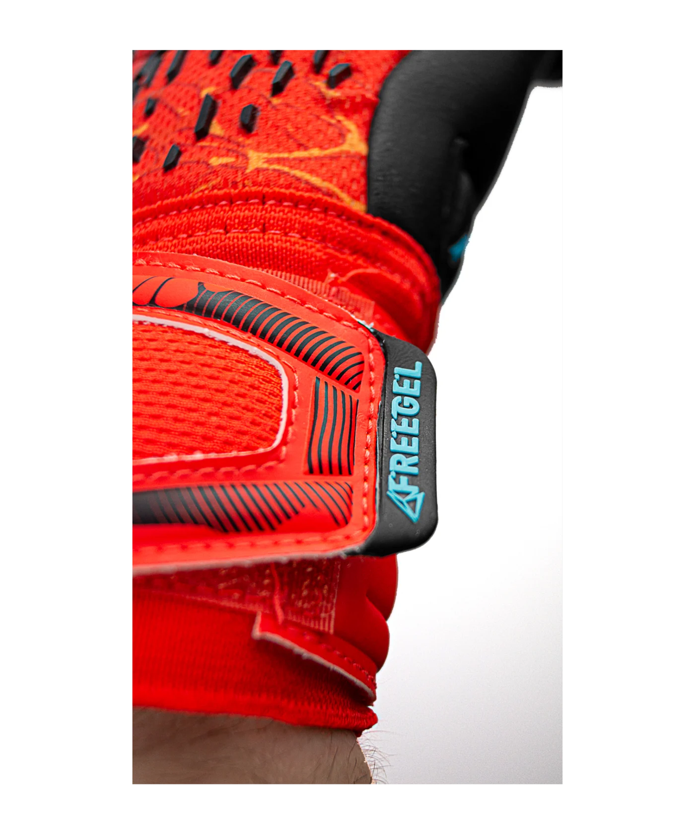 Reusch Attrakt Freegel Gold Evolution Cut TW-Handschuhe 2023 Rot Blau Schwarz F3333