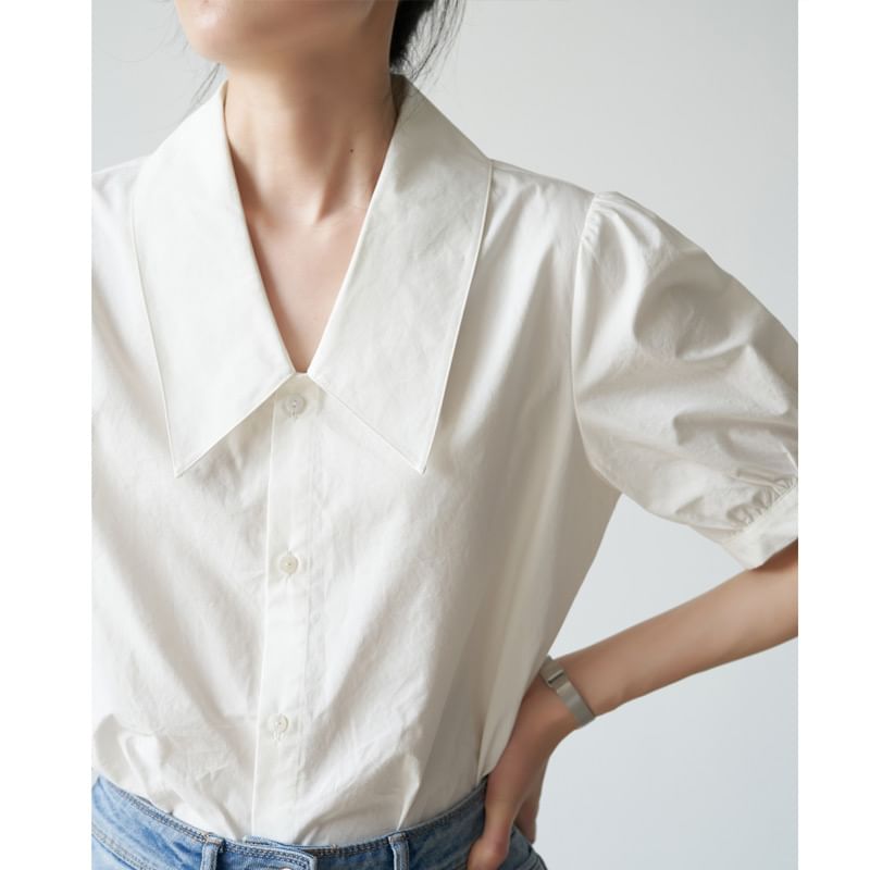 Shinsei - Blouse met korte mouwen en V-hals