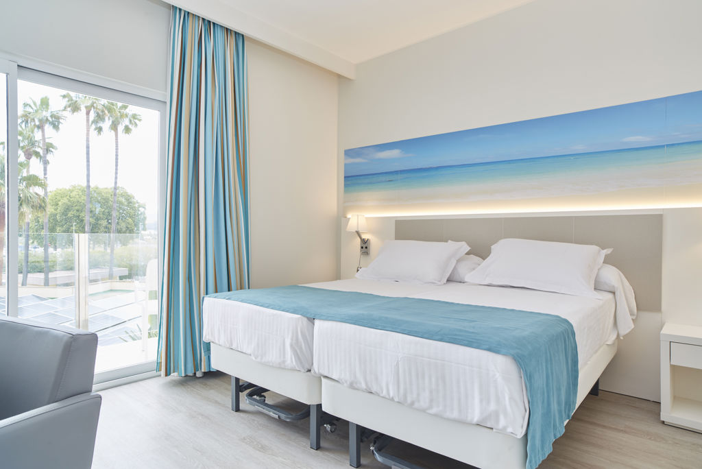 Invisa es Pla Hotel Logies en ontbijt - Hotel