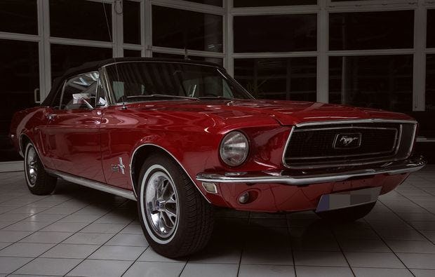 Mustang Oldtimer fahren in Karlstuhe als Geschenk
