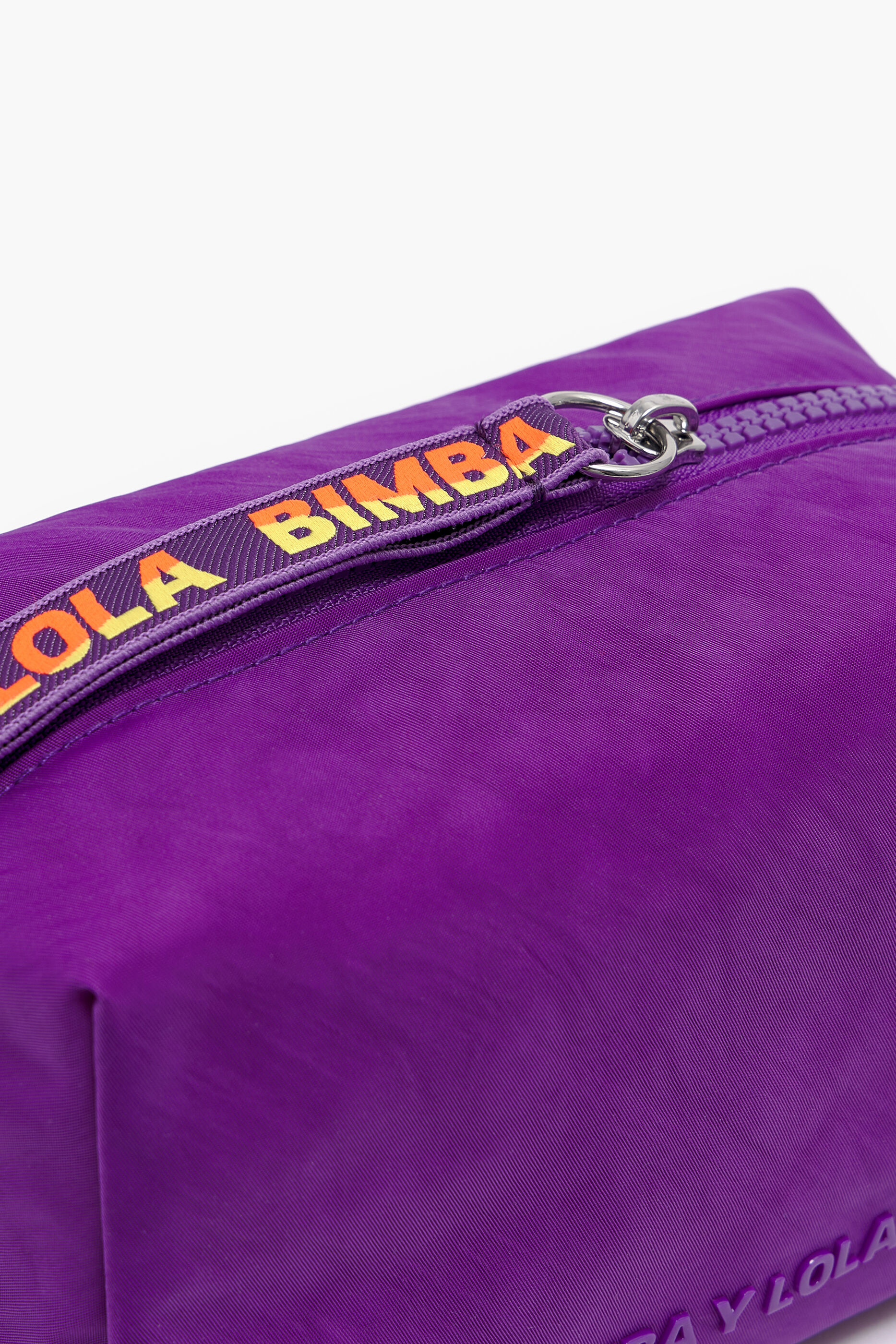 Nécessaire retangular tamanho M em nylon violeta
