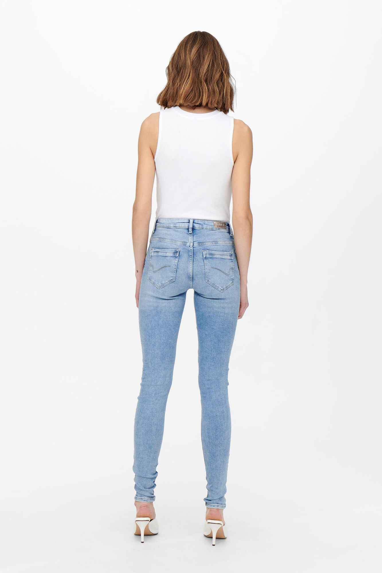 Calça jeans skinny e cintura média