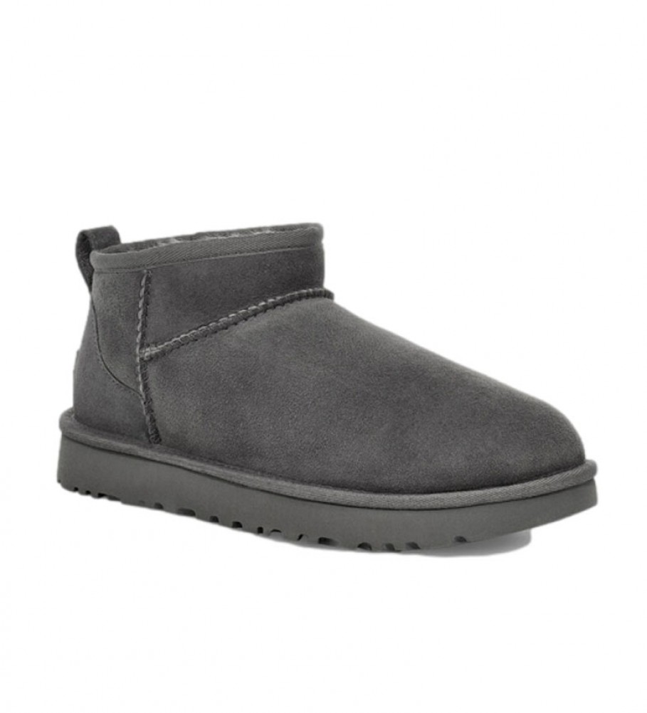 Botas de cano curto UGG Classic Ultra Mini em couro, cinza