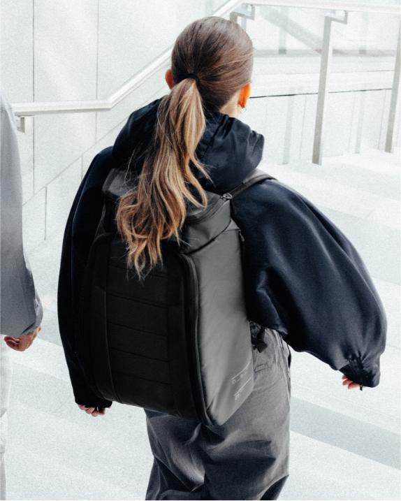 Db Hugger Backpack 25L Black Out