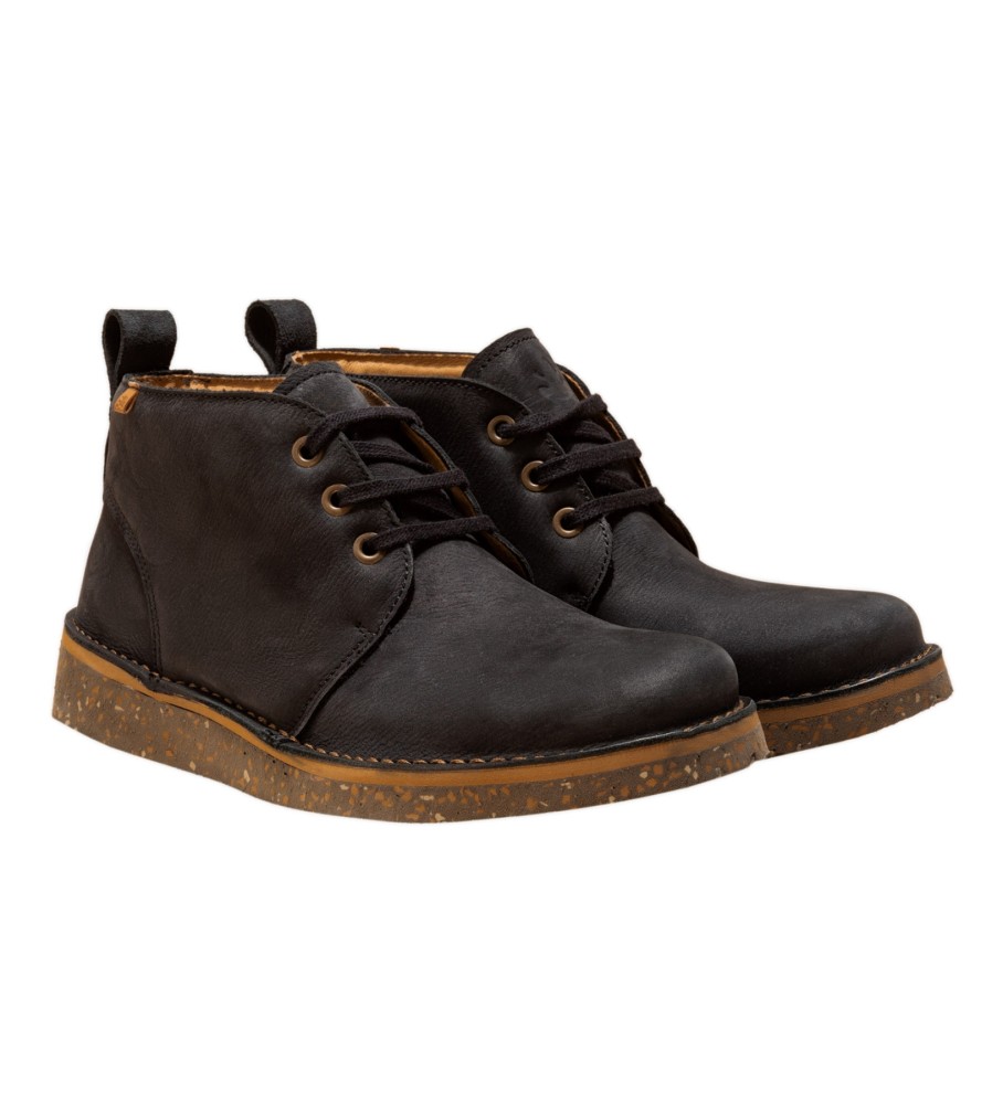 Botas de cano curto Naturalist Pleasant em couro preto N5630