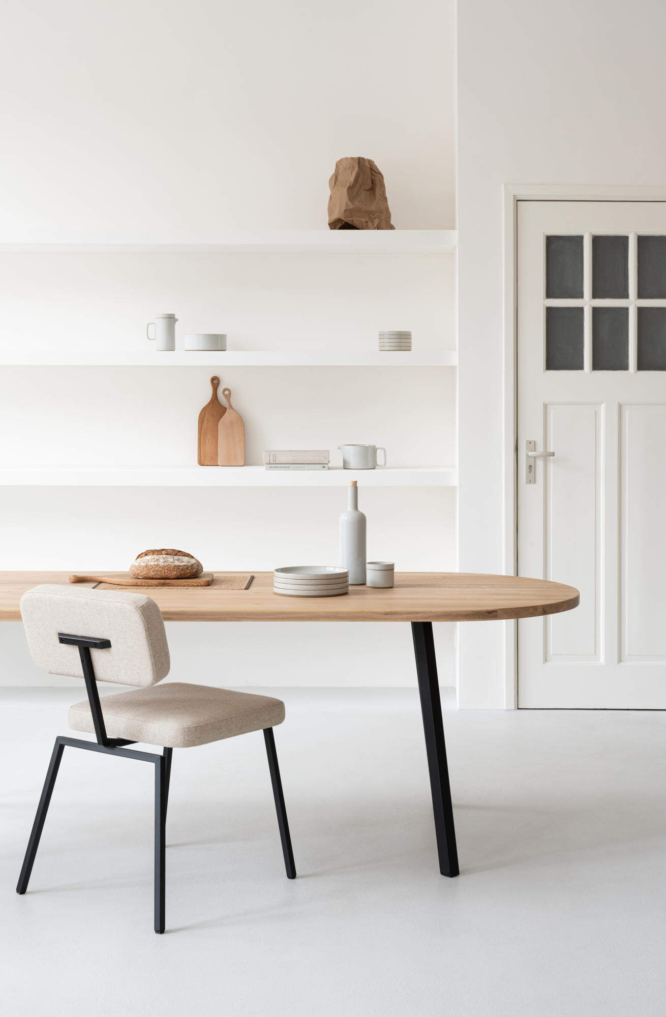 Studio HENK tafel Slim X-type Plat ovaal, zwart frame - Smart Collectie 220 x 90 cm | Eikenhout | Verjongde rand | Frame Zwart