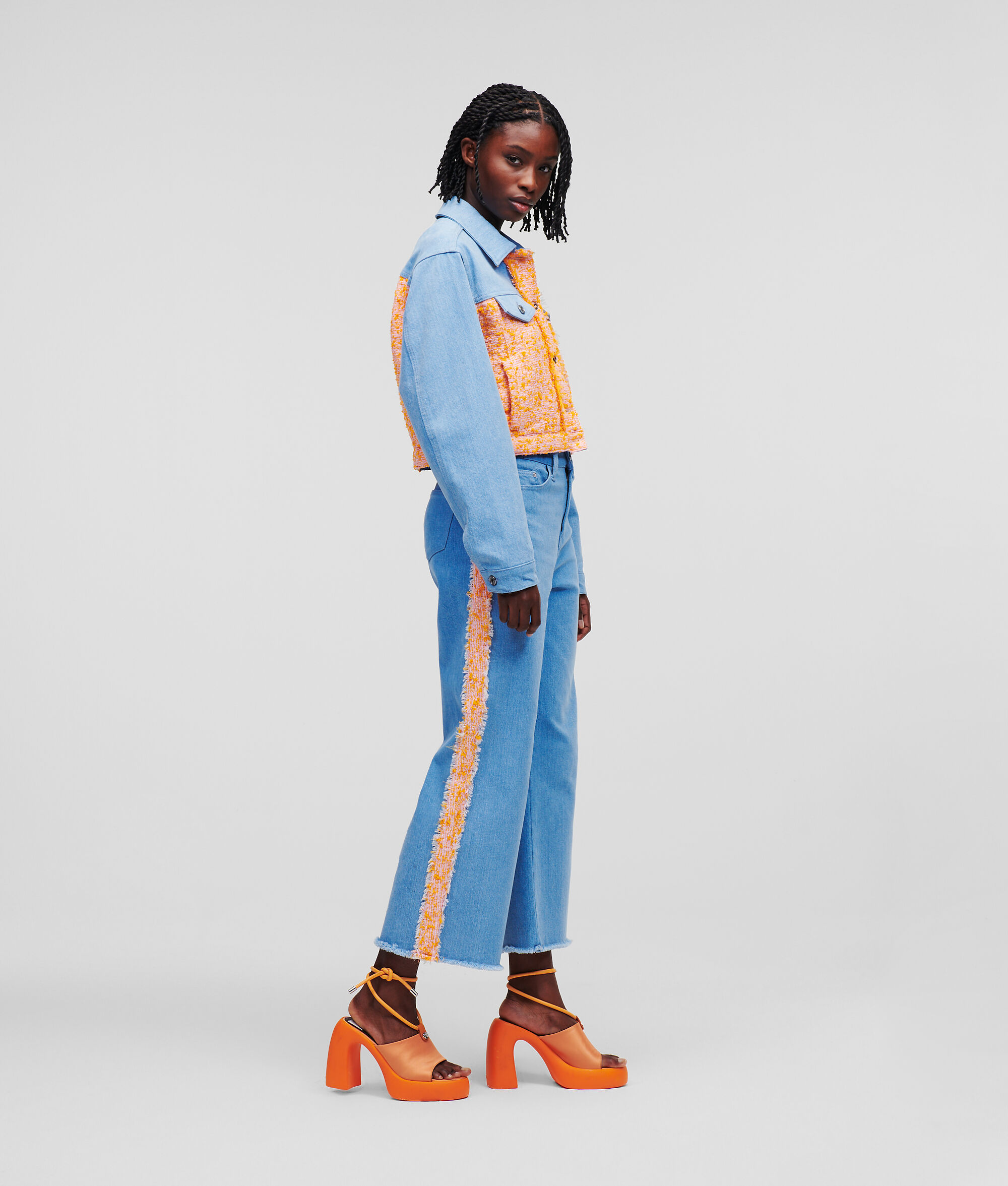 VESTE EN JEAN ET EN TISSU BOUCLÉ