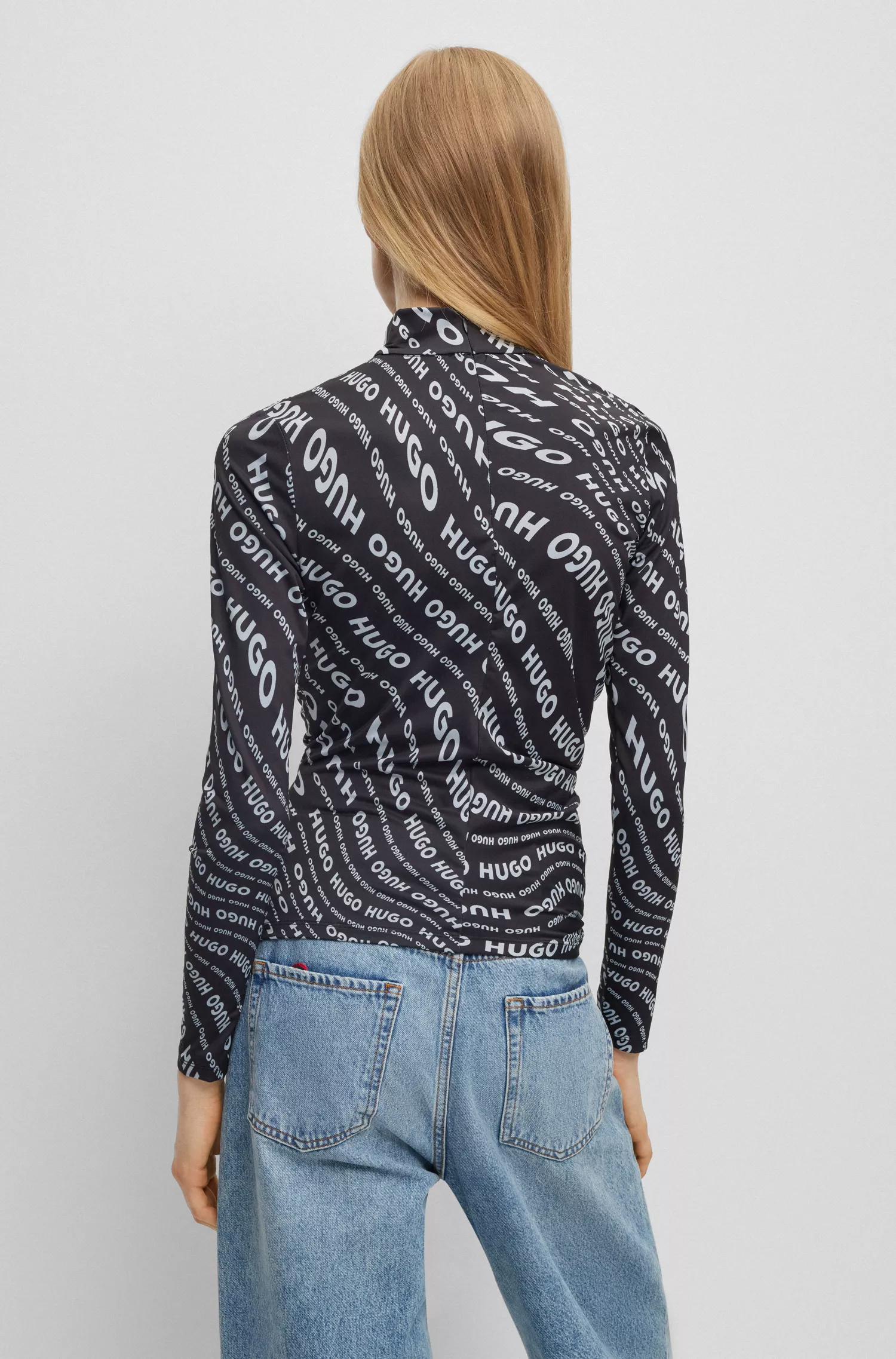Blusa HUGO vermelha de gola alta com detalhe de babado assimétrico