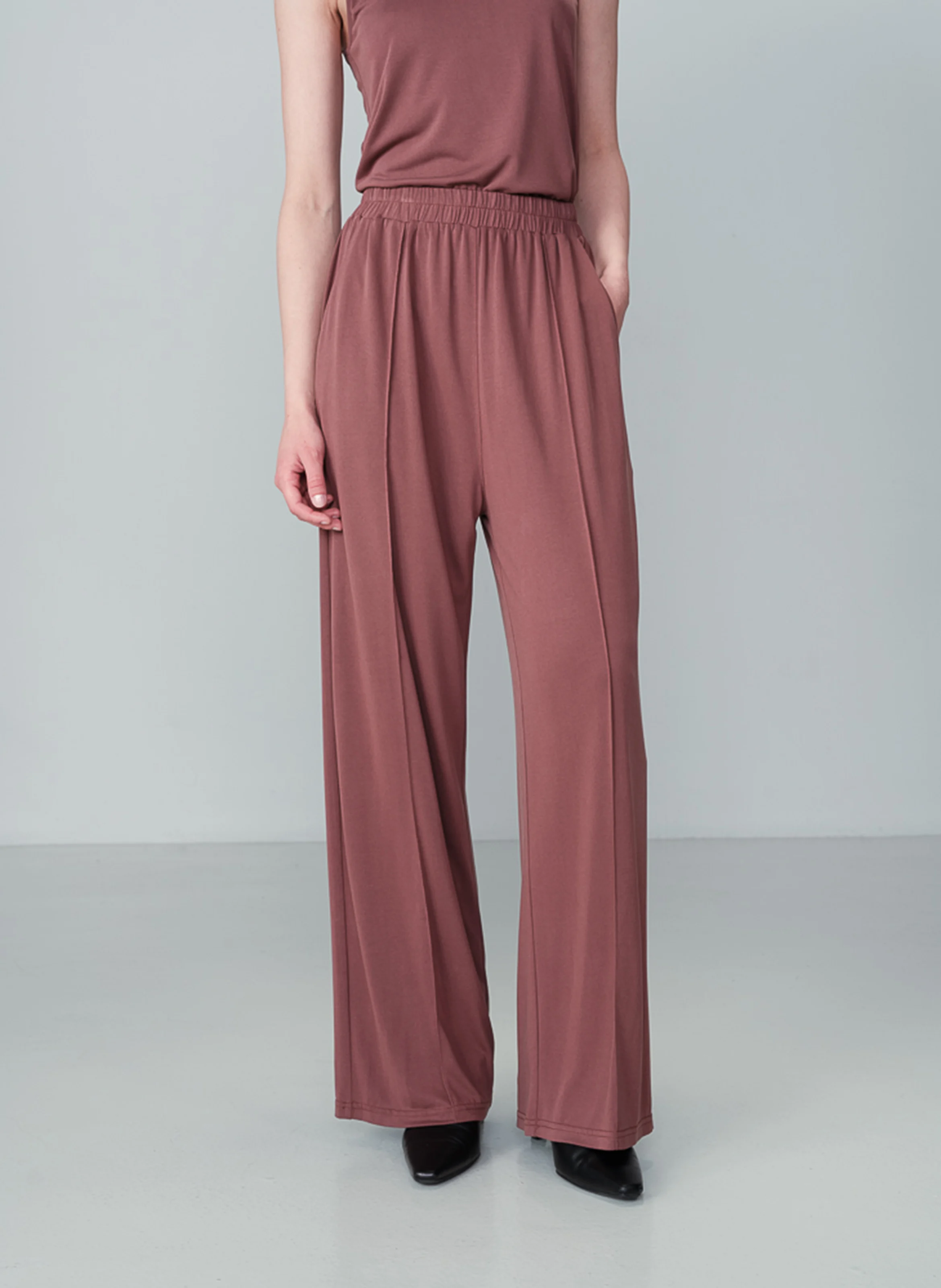 NESS - Pantalon large à plis | Marron