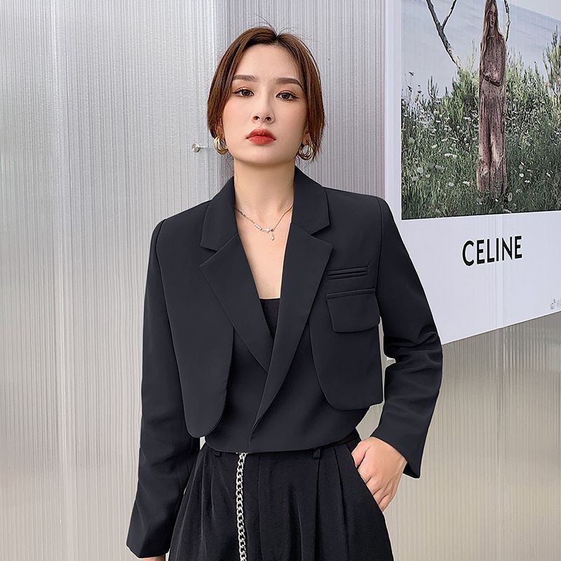 EFO - Cropped blazer met reverskraag en drukknopen