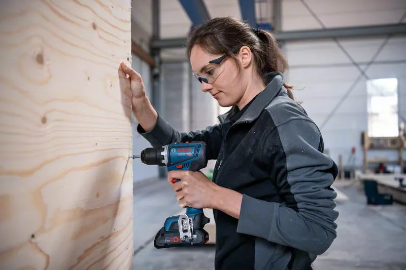 BOSCH COMBI-KIT 4 18V TOOLS: GSR 18V-90C + GDX 18V-210C + GBH 18V-24C + GSA 18V-28 + 1 4.0 AH BATTERY (PROCORE) + 2 5.5 AH BATTERIES (PROCORE) + GAL 1880CV ( L)PROFESSIONAL