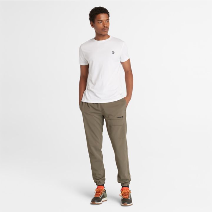Camiseta masculina Dunstan River Slim-Fit na cor branca.