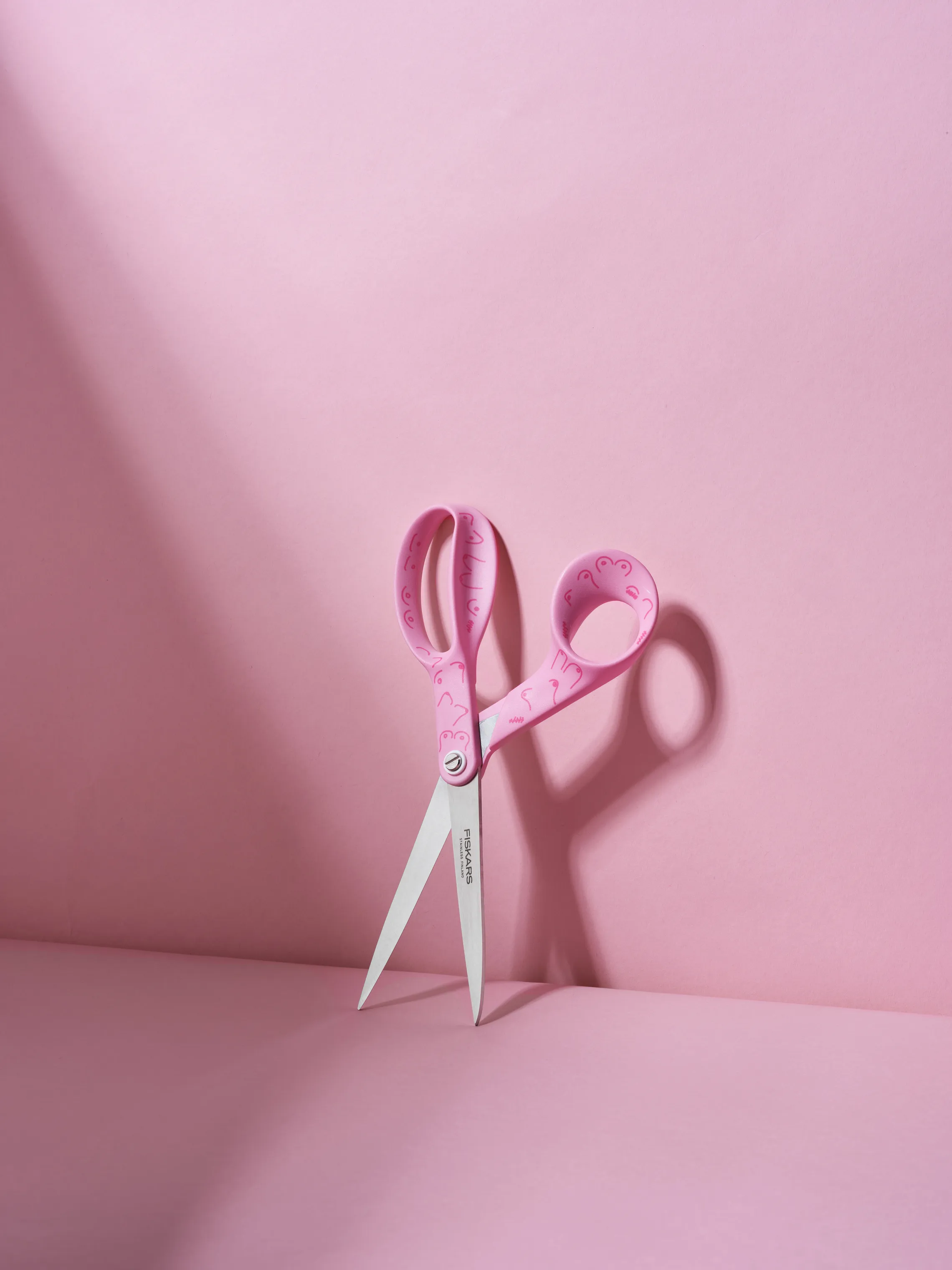 Fiskars Pink Ribbon Universalsaks