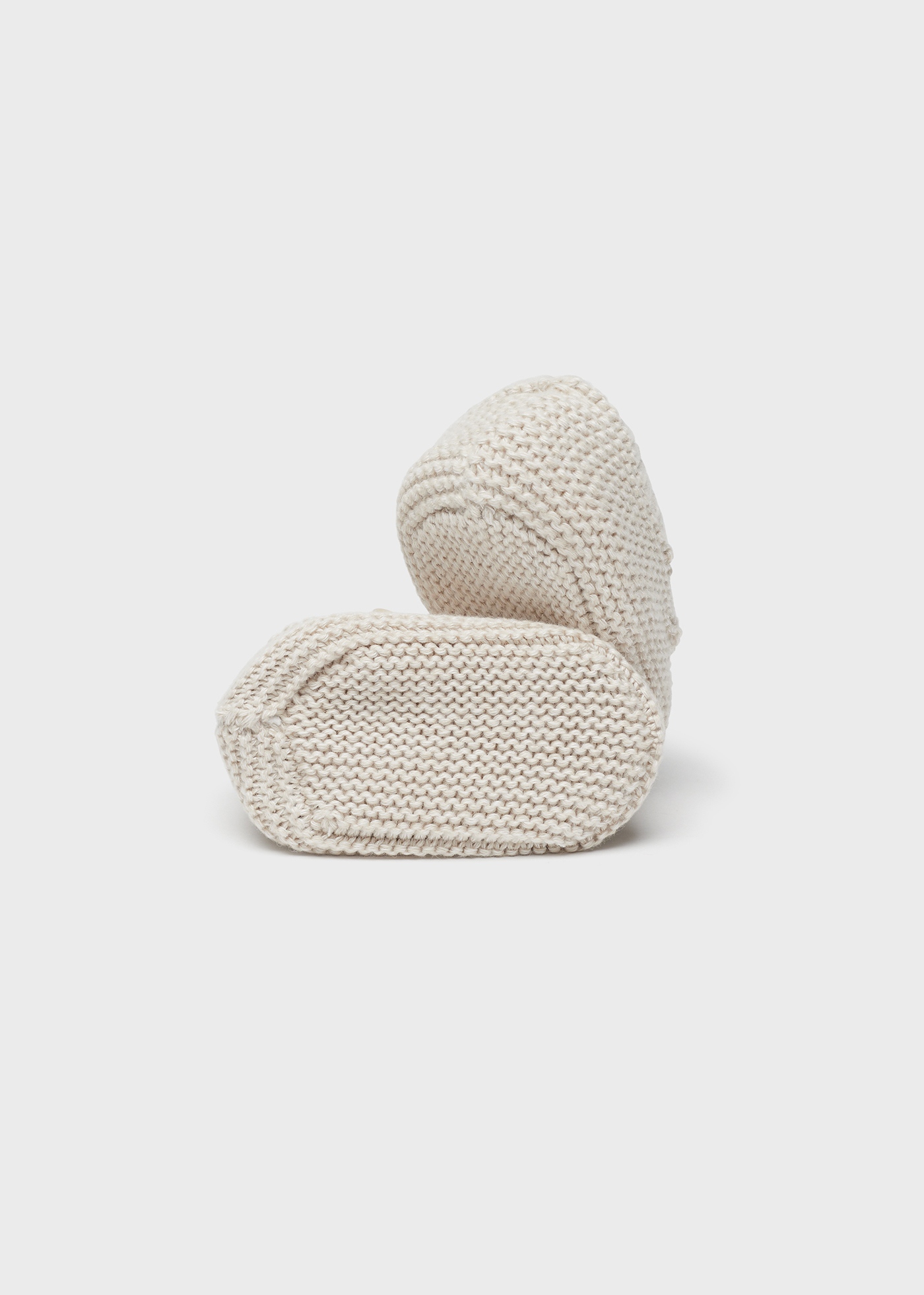 Sapatinhos de malha Better Cotton para recém-nascidos, cor branco-creme