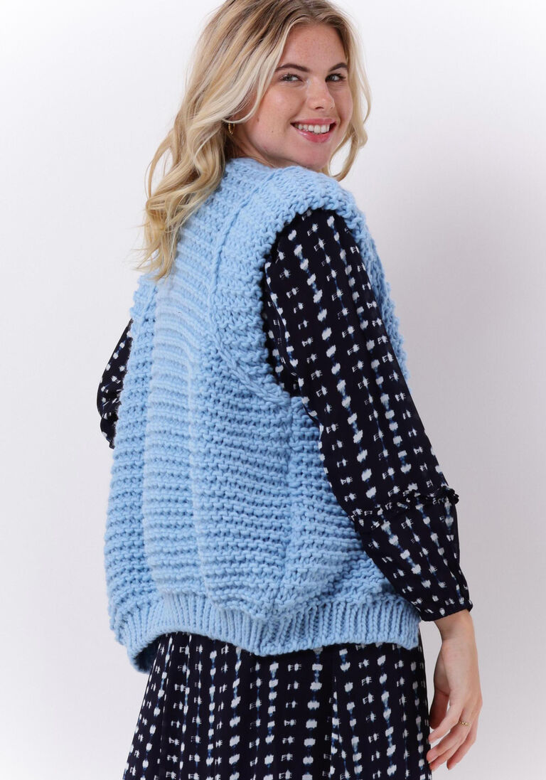 NOTRE-V lichtblauwe notre-v gilet knit gilet