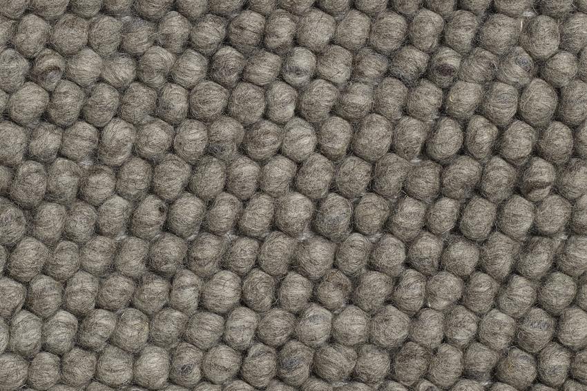 HAY  Peas gulvtæppe, Dark grey - 140x200 cm.