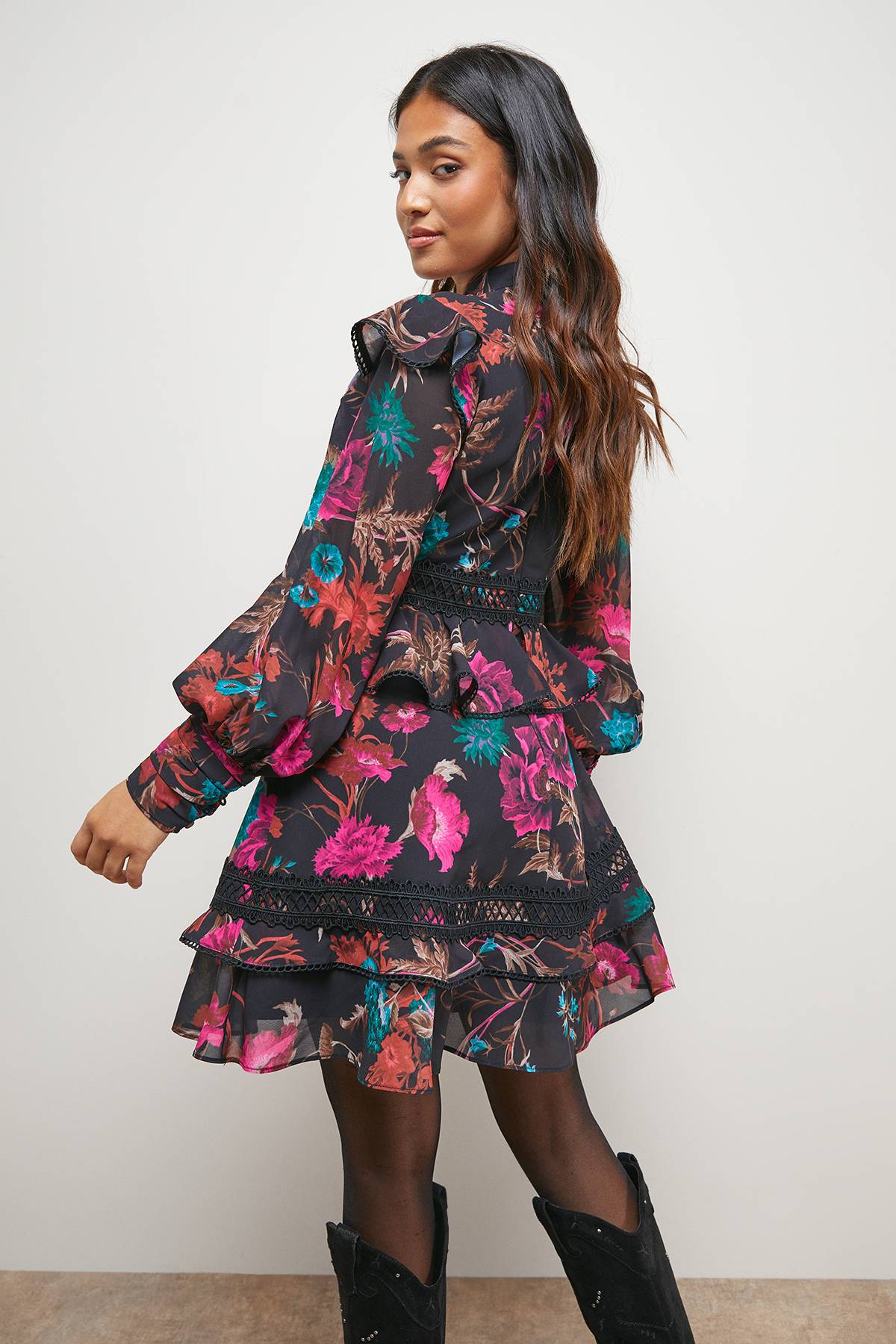 Oasis Robe Mini Petite avec Détails de Buste Froncé et Finitions