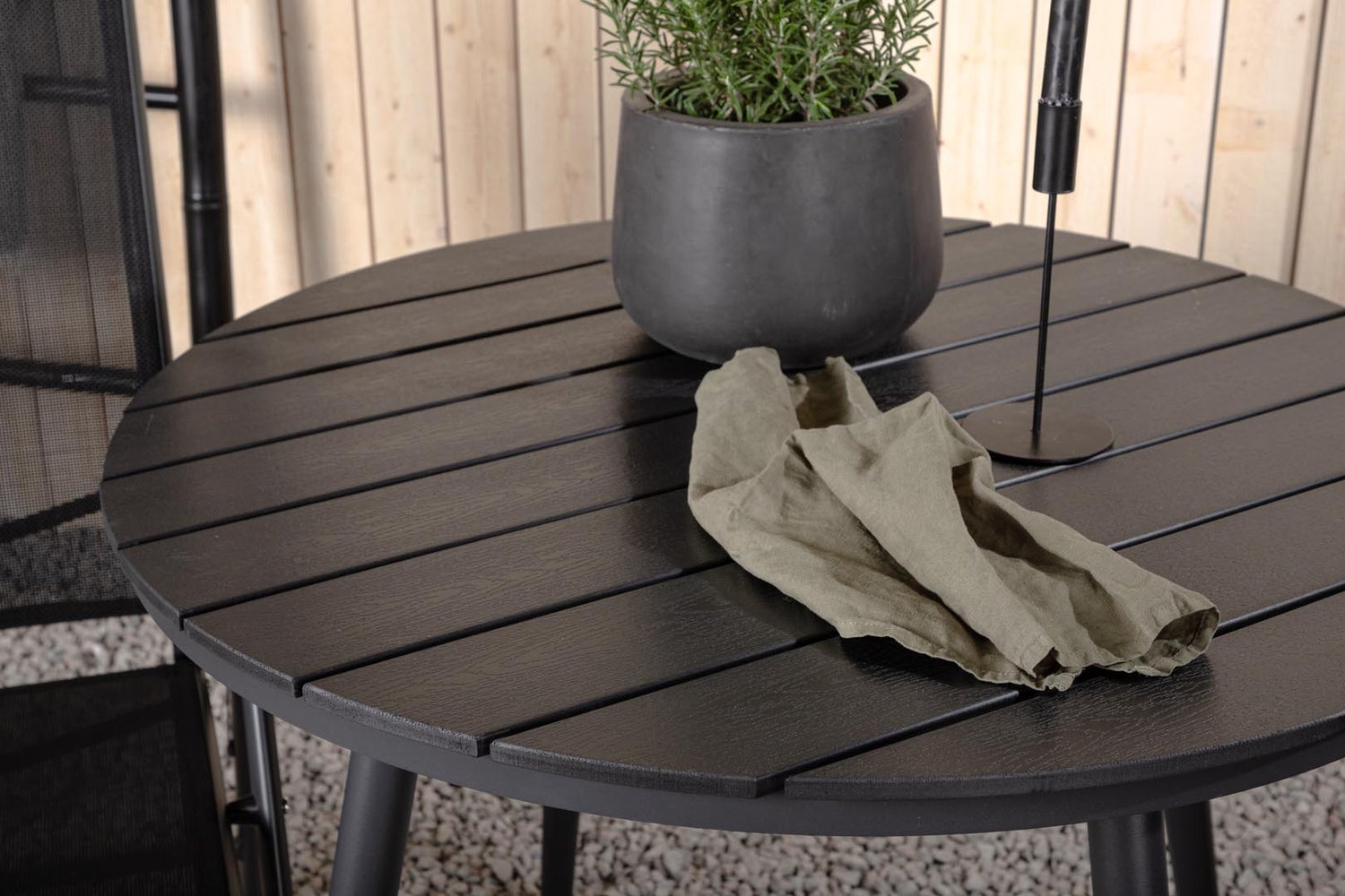 Break tuinset: tafel 90x90cm, 2 Break stoelen, zwart. 90 x 74 x 90 cm
