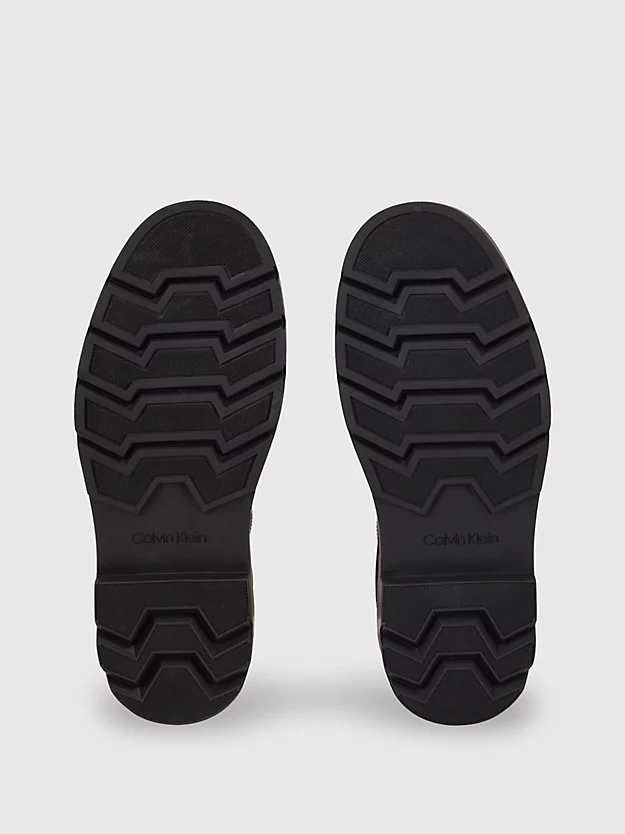 botas de couro até o tornozelo