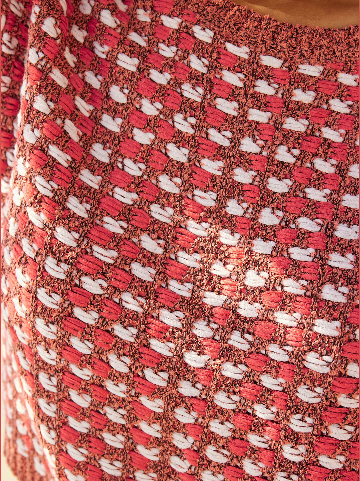 Pull superbe motif tricoté