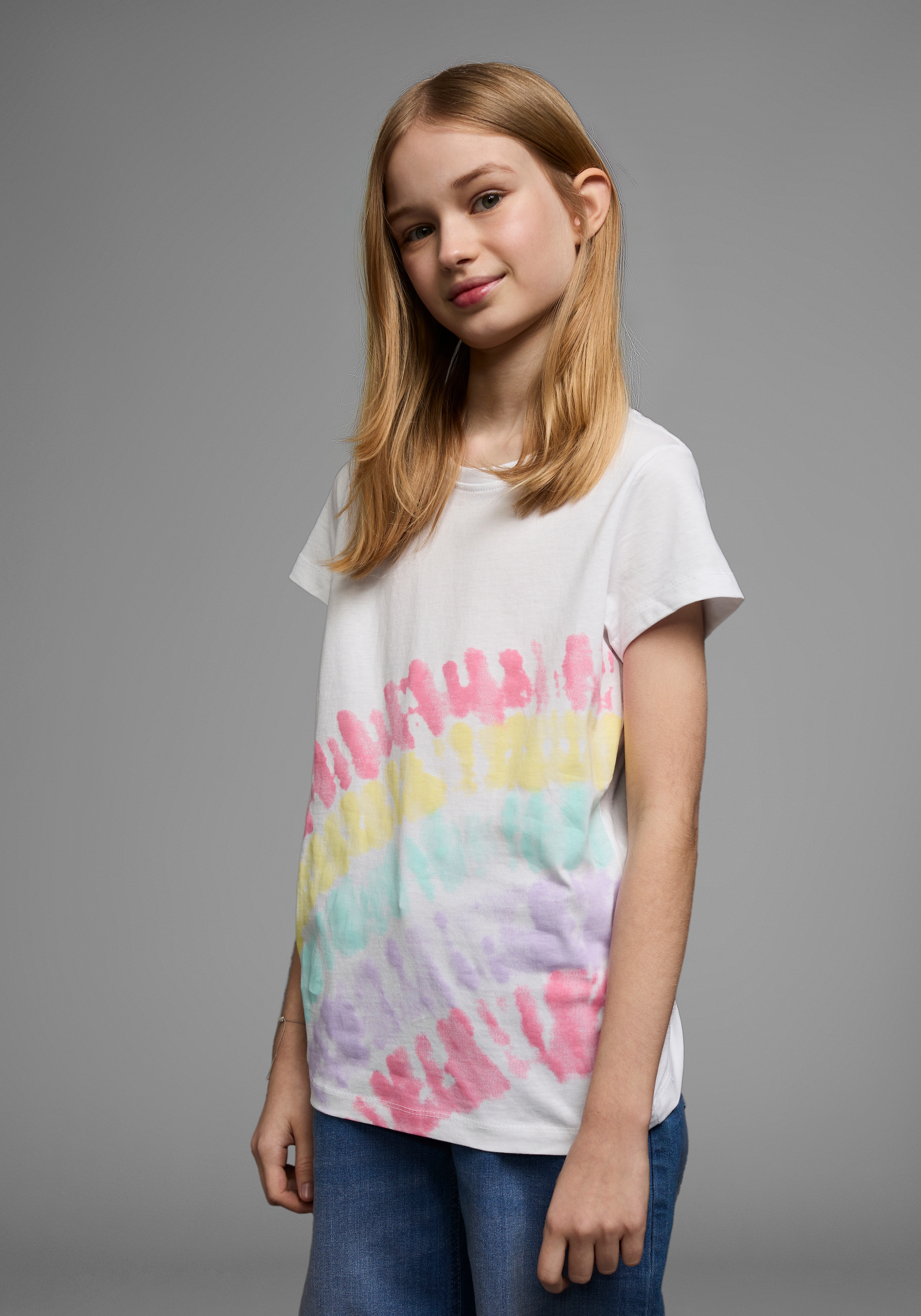 KIDSWORLD T-Shirt »Shirt mit Regenbogen-Print«, Kurzarm,  hüftlang geschnitten,  bedruckt,  Rundhals-Ausschnitt