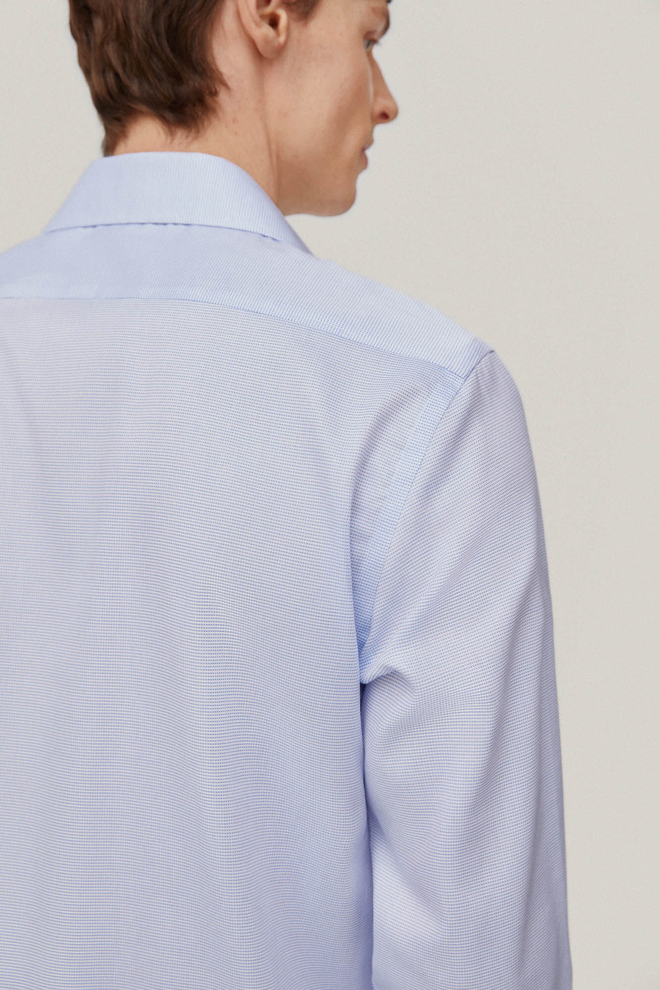 Camisa social Twin, estrutura lisa, não precisa passar e é resistente a manchas - Azul