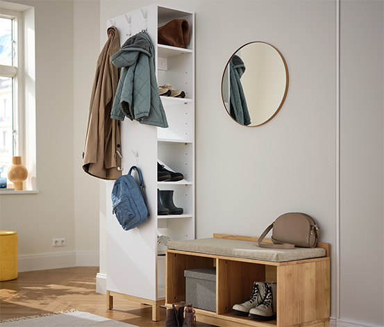 Schuhregal mit Garderobe