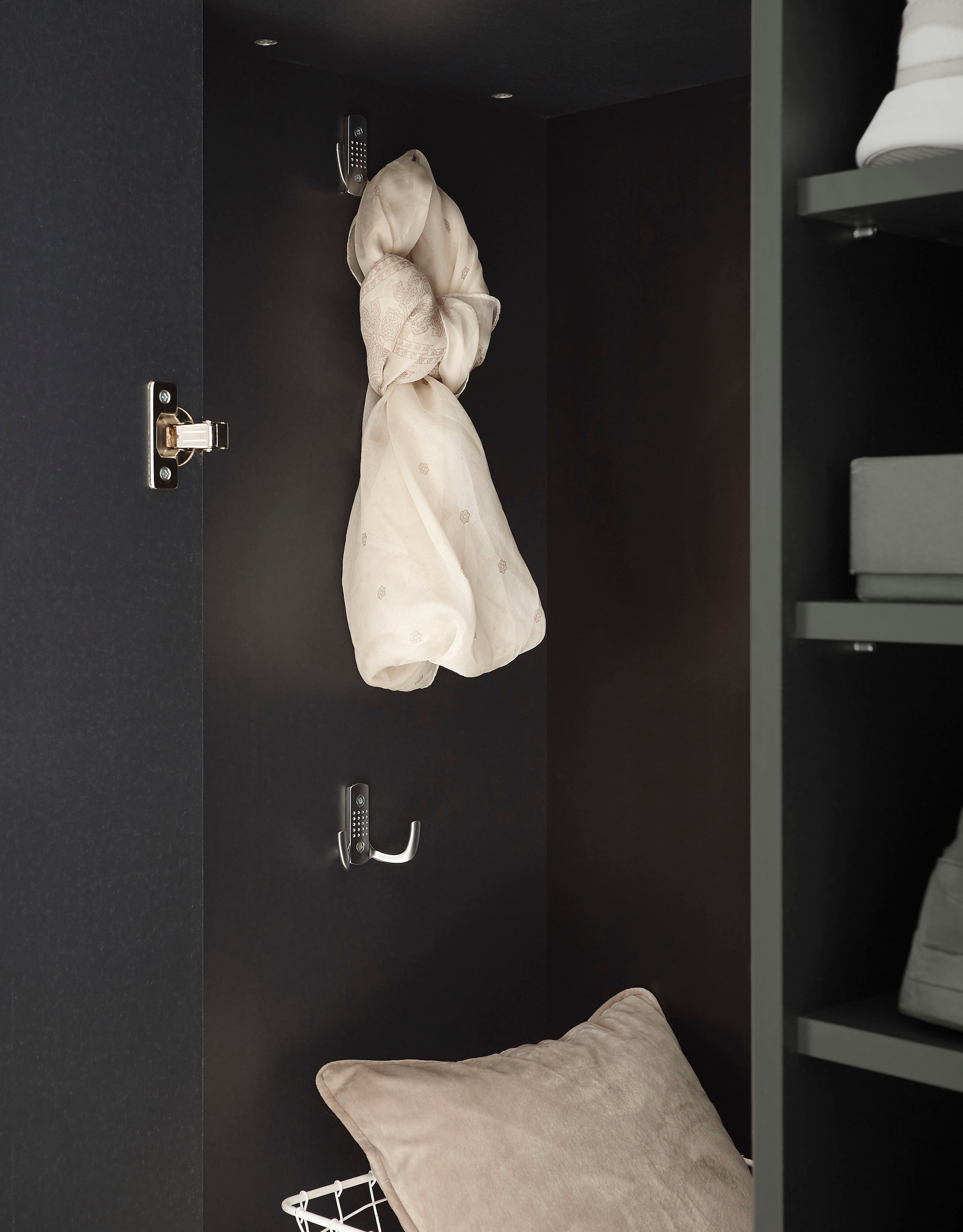 Home affaire Garderobenschrank »WESTMINSTER TOPSELLER!« Breite ca. 108 cm,  im romantischen Landhausstil