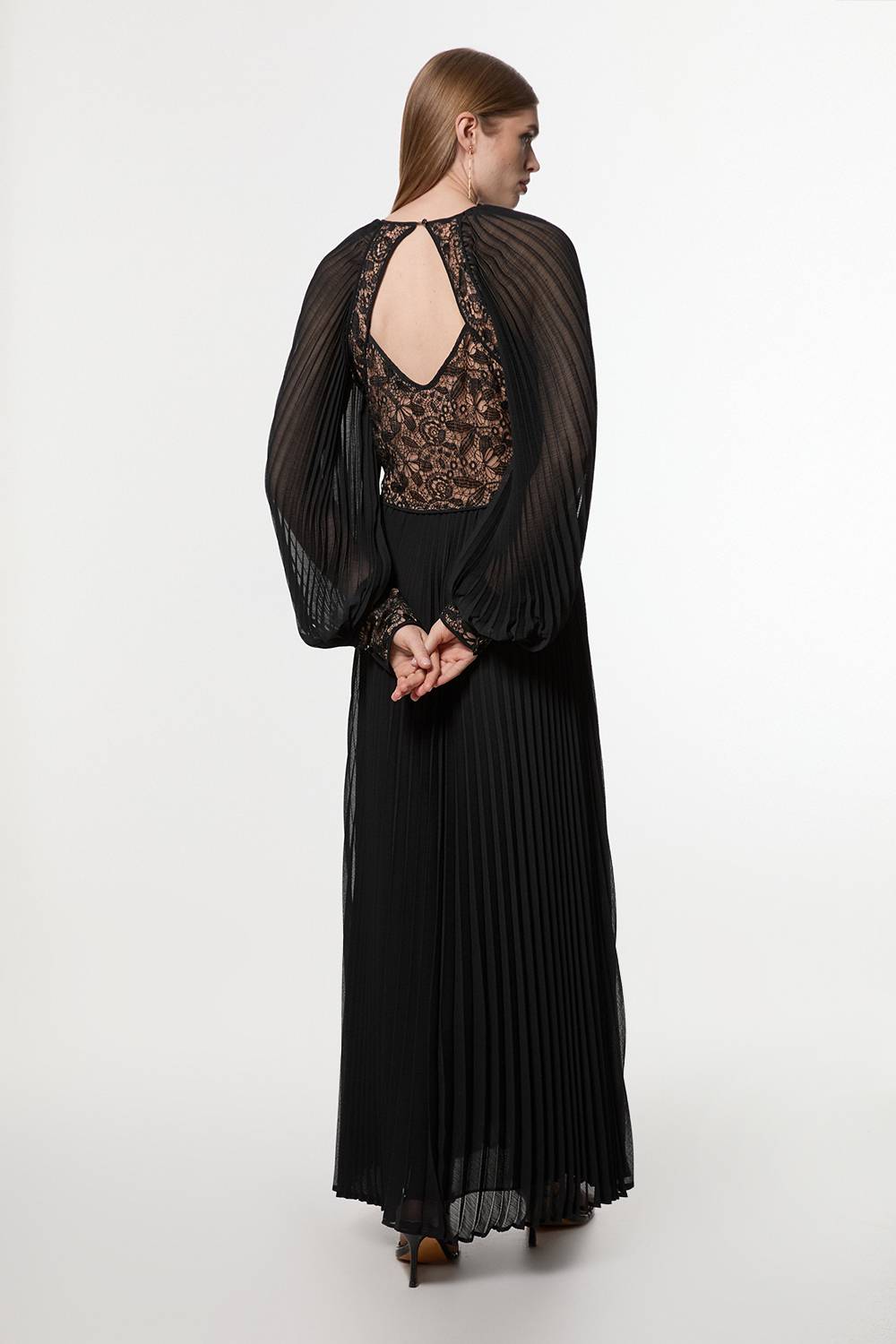 KarenMillen Petite robe maxi en viscose et georgette plissée tissée avec détails en panneau de dentelle transparent