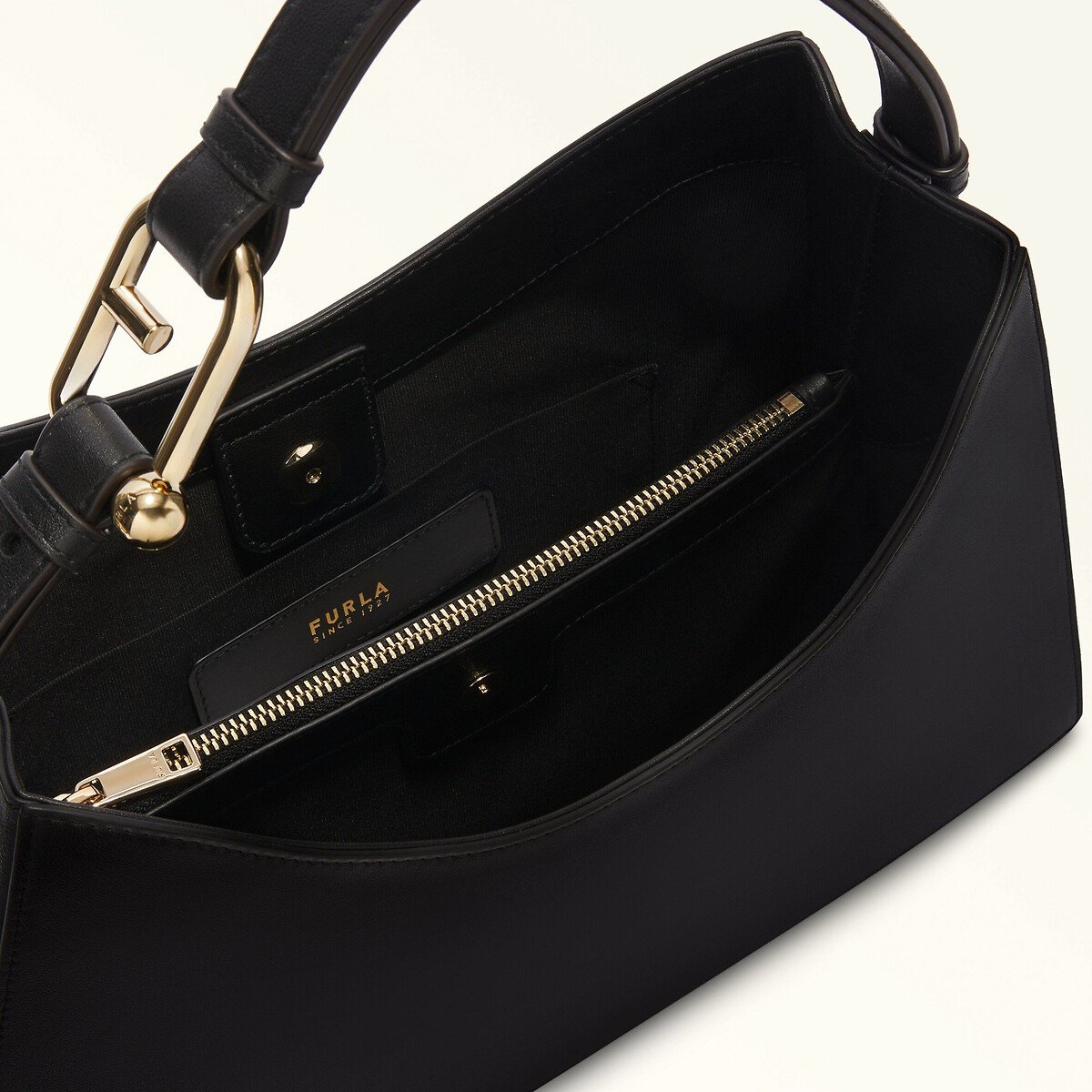 FURLA<br>Bolsa Hobo em couro FURLA NUVOLA L