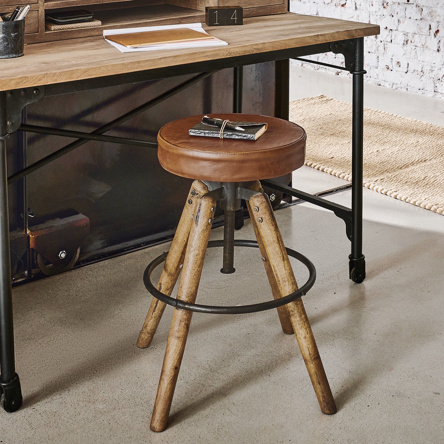Hocker Twist braun