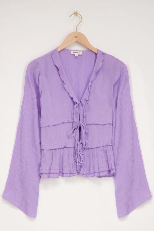 Lila top met koordjes en flared mouwen