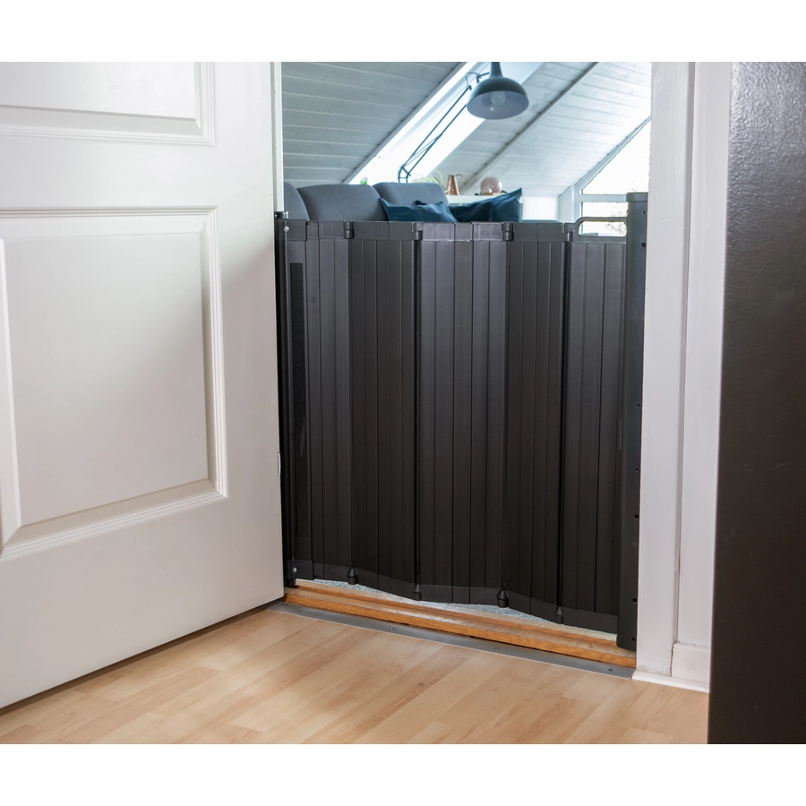 BabyDan Guard Me - Automatisch faltbares Schutzgitter 64,5 bis 89 cm, Schwarz