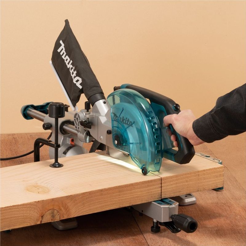 Makita LS0816F Radiaal Afkortzaag 1200W 216mm